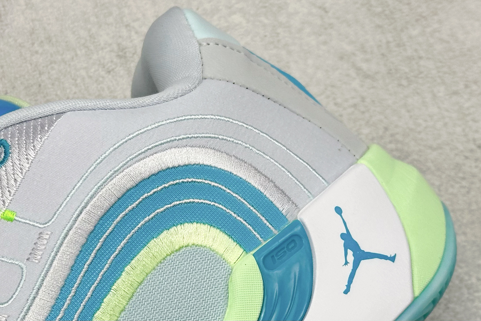 GJR版 Jordan Luka 4 卢卡东契奇签名实战舒适时尚减震防滑低帮篮球鞋 HF0824-002