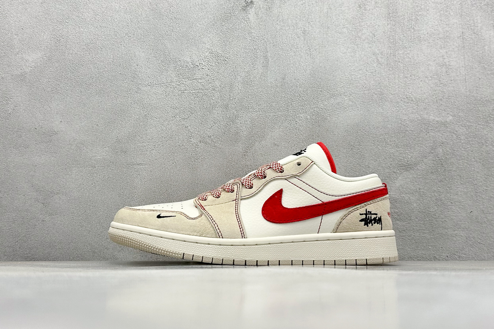 XC版 Air Jordan 1 Retro Low x Stussy 米红小钩 SJ9950-040