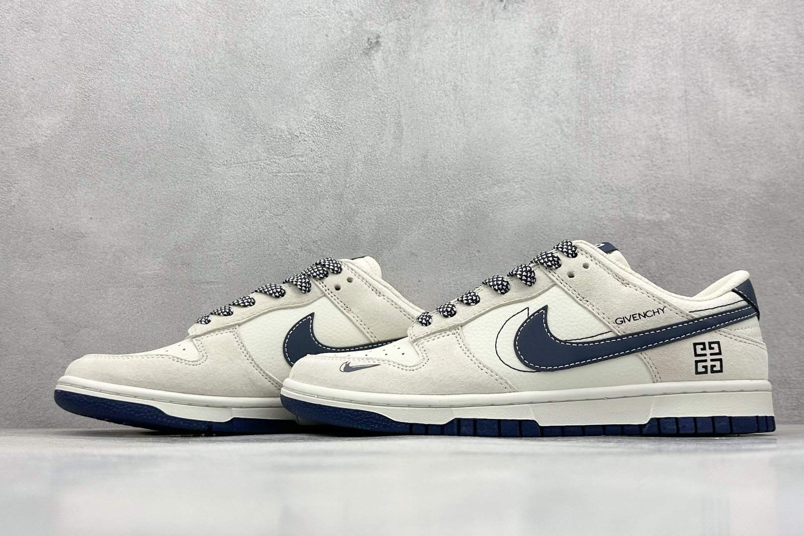 XC版 Nk SB Dunk Low 纪梵希联名 灰猪八双勾 周年高端定制 低帮休闲板鞋 DJ2024-112