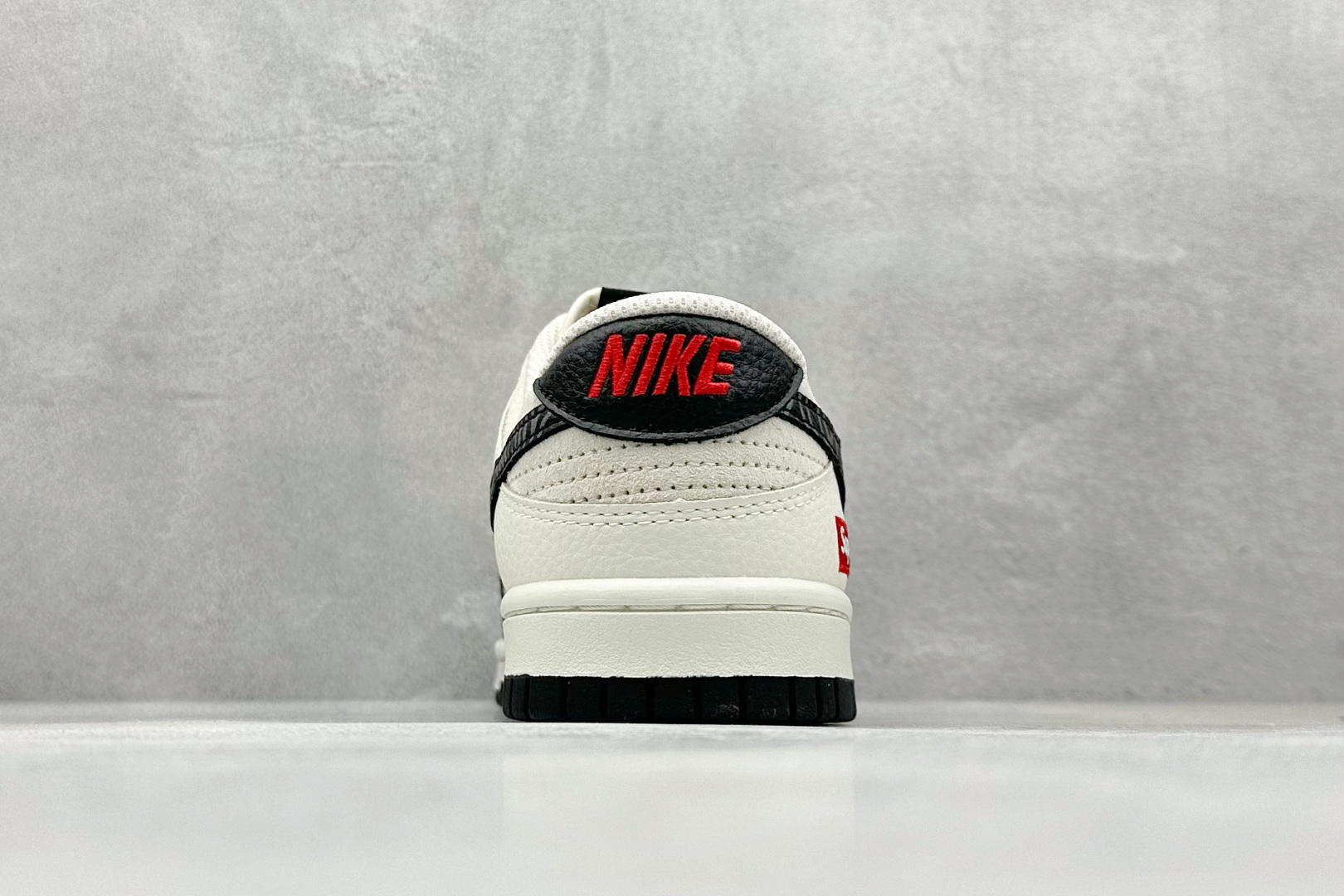 XC版 Nk SB Dunk Low Sup联名 黑花纹 周年高端定制 低帮休闲板鞋 DJ2024-100