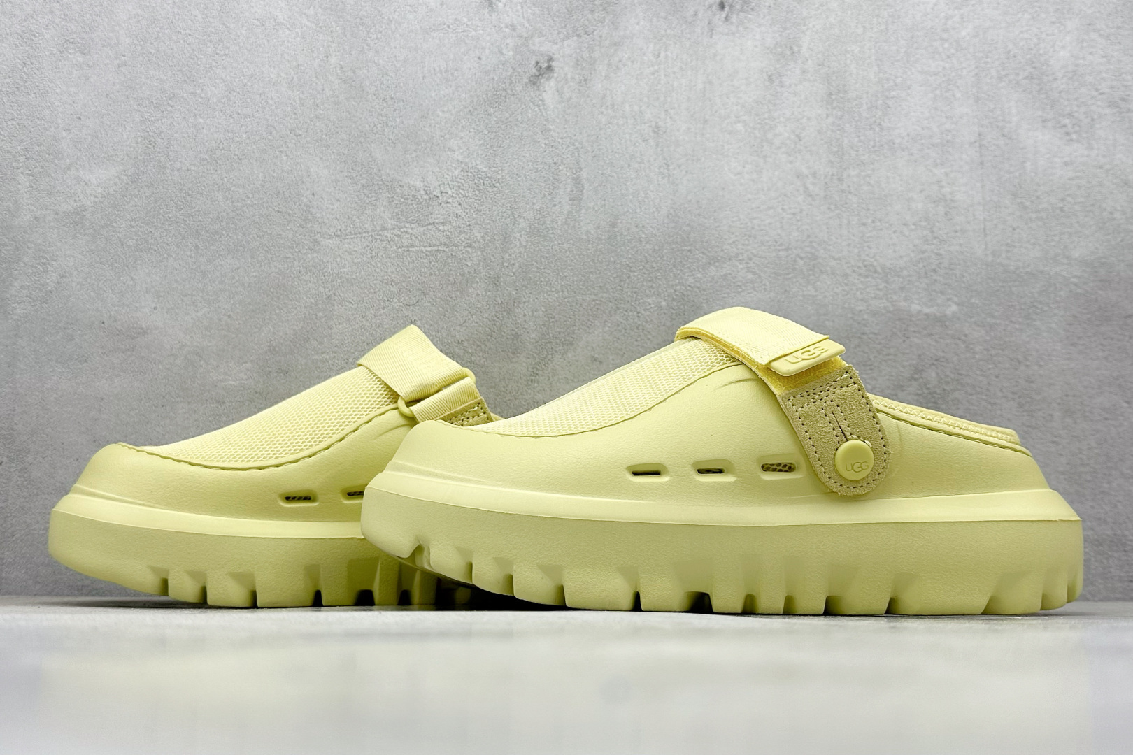 UGG GoldenGlow Slide 简约时尚 EVA 防磨一脚蹬拖鞋 1166912