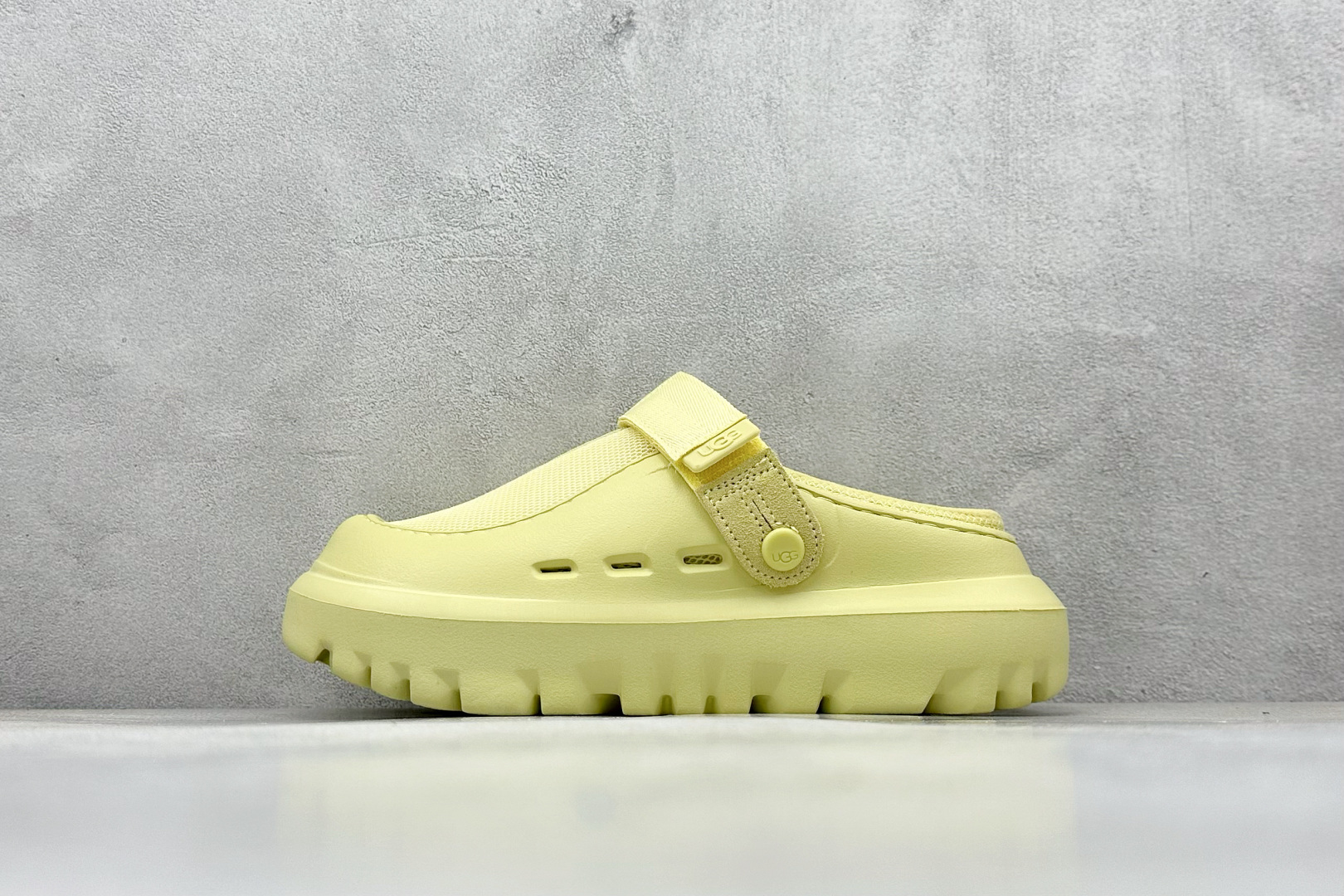 UGG GoldenGlow Slide 简约时尚 EVA 防磨一脚蹬拖鞋 1166912