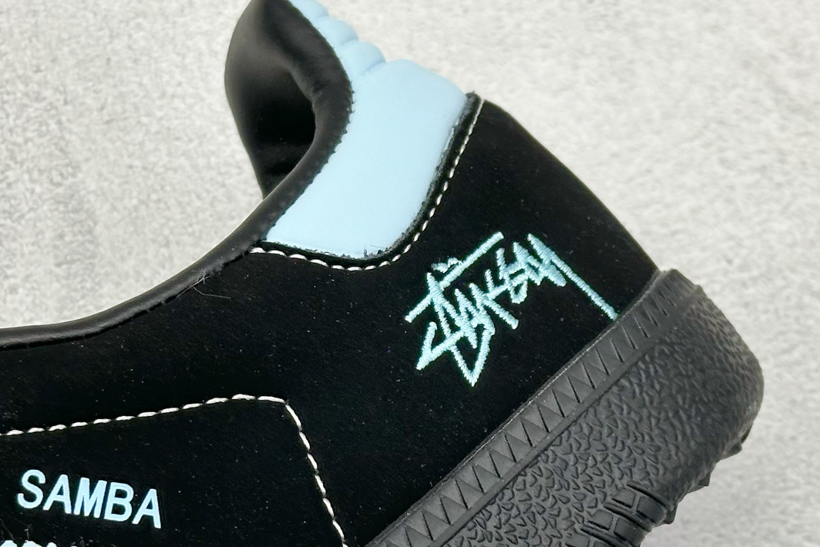 adidas originals Samba x Stussy 黑蓝 桑巴舞系列复古经典轻便板鞋 XR0003 adidas originals Samba x Stussy 黑蓝 桑巴舞系列复古经典轻便板鞋 XR0003