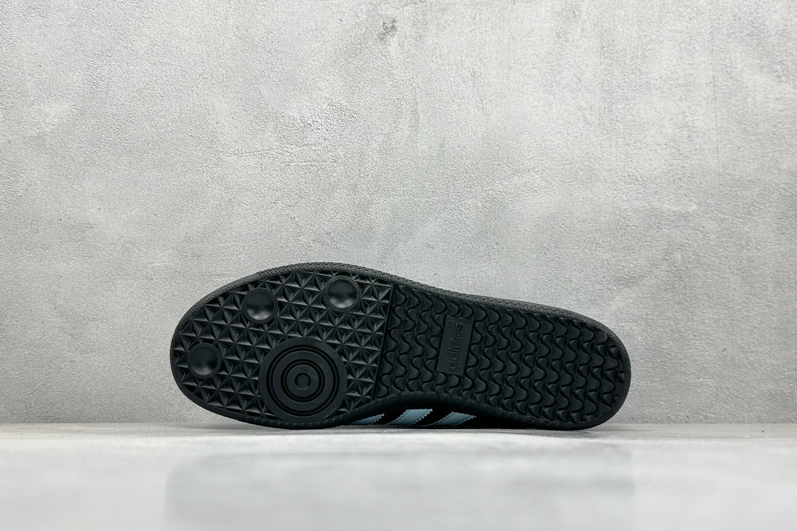 adidas originals Samba x Stussy 黑蓝 桑巴舞系列复古经典轻便板鞋 XR0003 adidas originals Samba x Stussy 黑蓝 桑巴舞系列复古经典轻便板鞋 XR0003