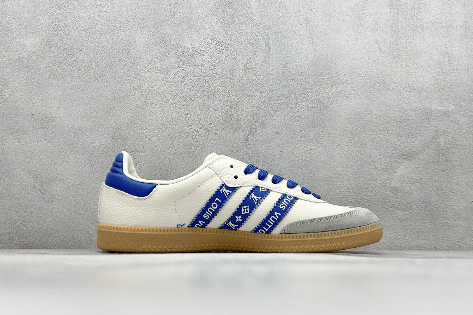 220 adidas originals Samba x LV 白蓝 桑巴舞系列复古经典轻便板鞋 XR005