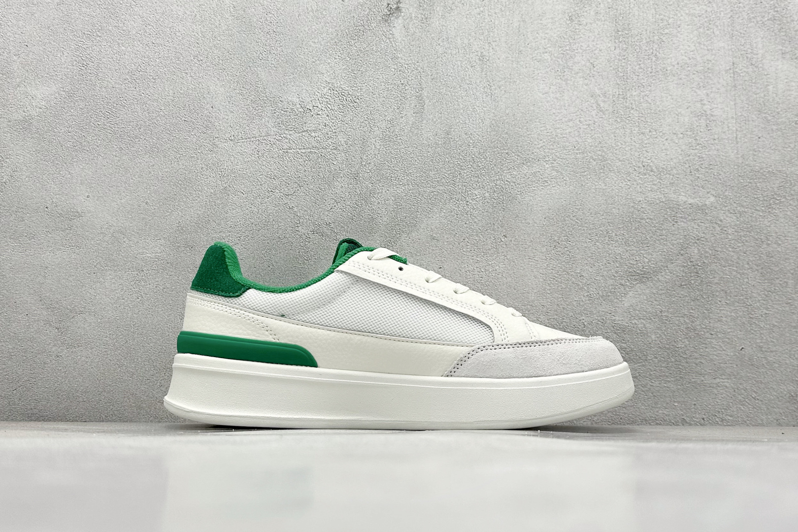 adidas Aspyre 校园休闲板鞋 海外渠道版 贴合前脚掌弧度适合多种脚型带来舒适脚感 JS0238