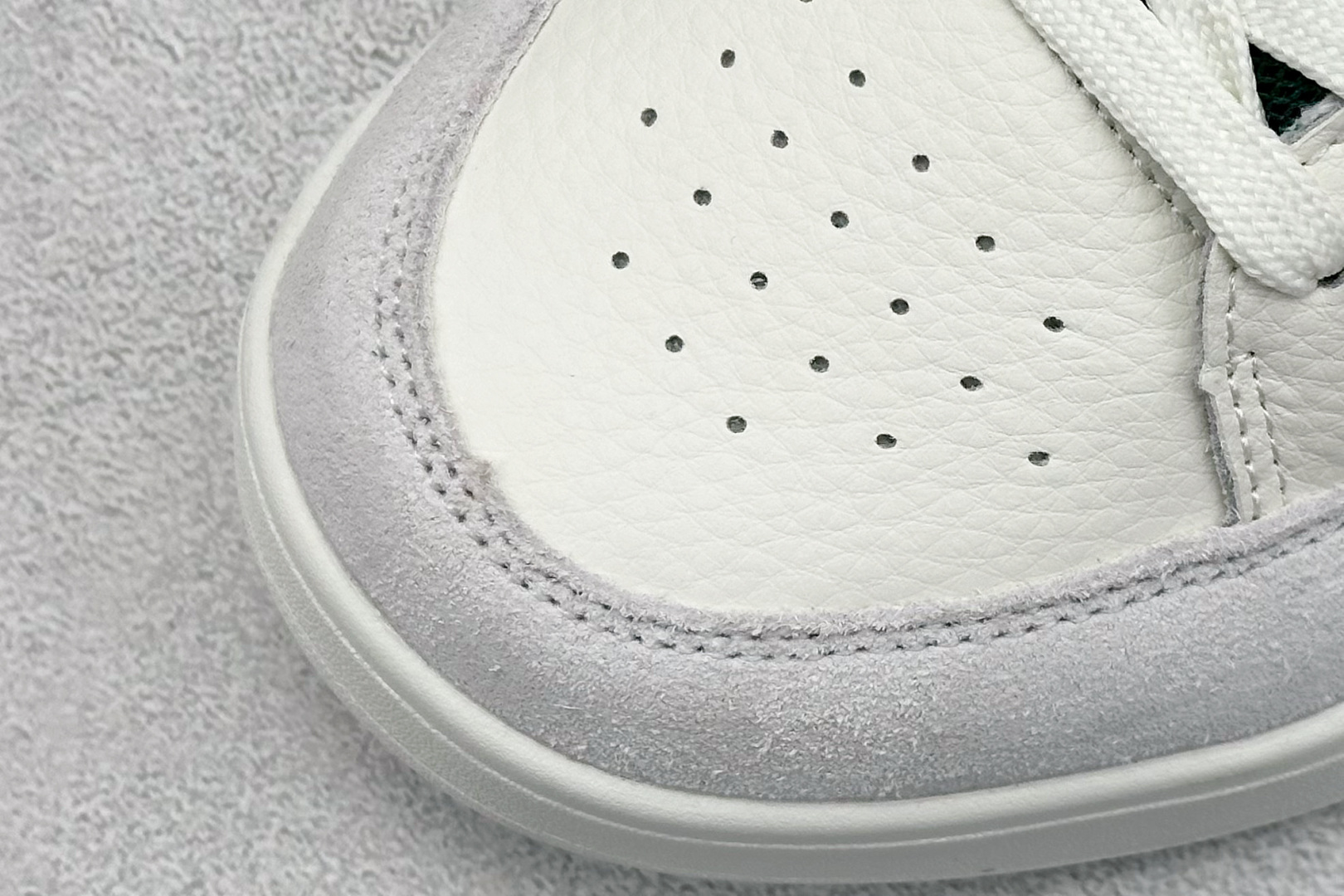 adidas Aspyre 校园休闲板鞋 海外渠道版 贴合前脚掌弧度适合多种脚型带来舒适脚感 JS0238