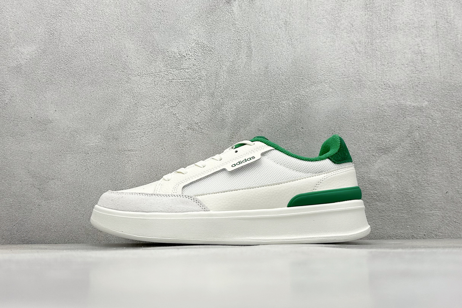 adidas Aspyre 校园休闲板鞋 海外渠道版 贴合前脚掌弧度适合多种脚型带来舒适脚感 JS0238