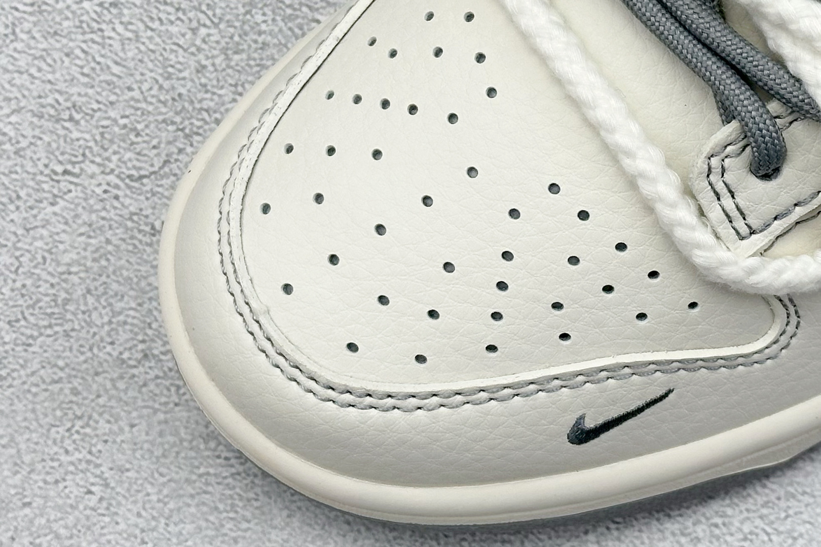 Nike SB Dunk Low x Stussy 米灰小钩绑带 SJ2068-310