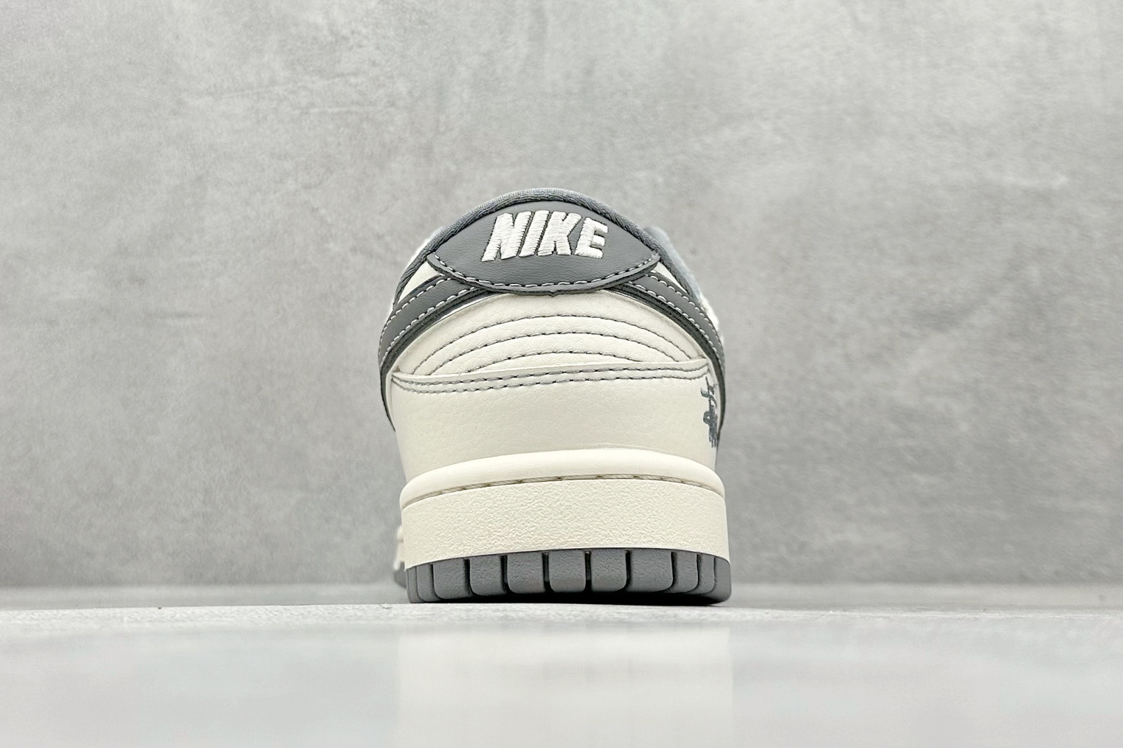 Nike SB Dunk Low x Stussy 米灰小钩绑带 SJ2068-310