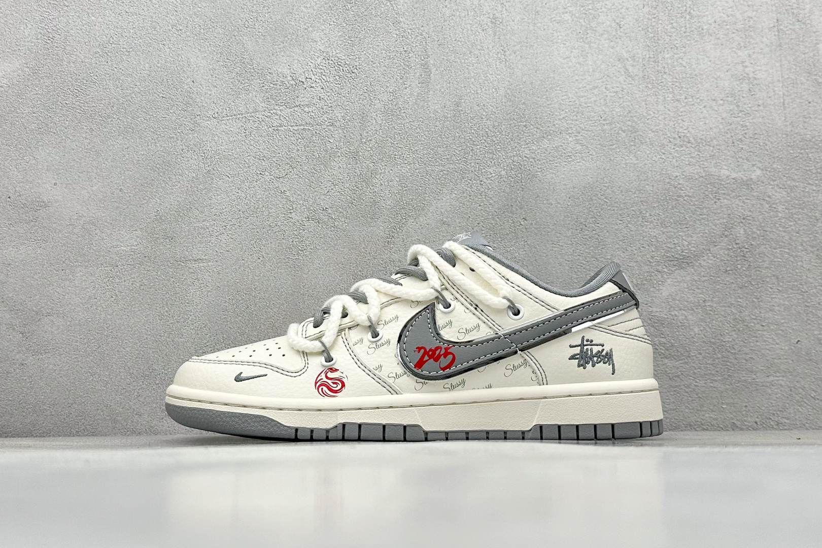 Nike SB Dunk Low x Stussy 米灰小钩绑带 SJ2068-310