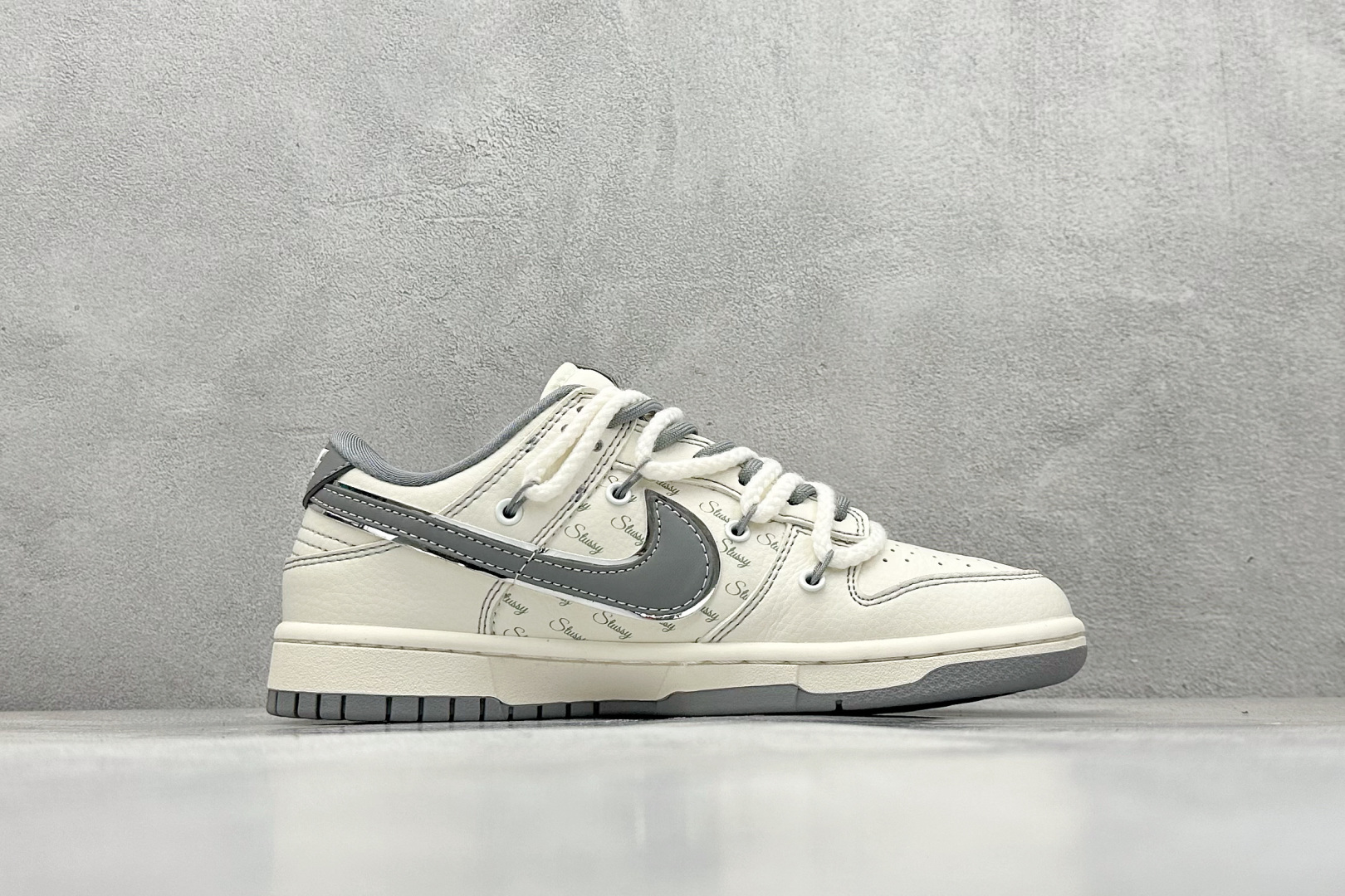 Nike SB Dunk Low x Stussy 米灰小钩绑带 SJ2068-310