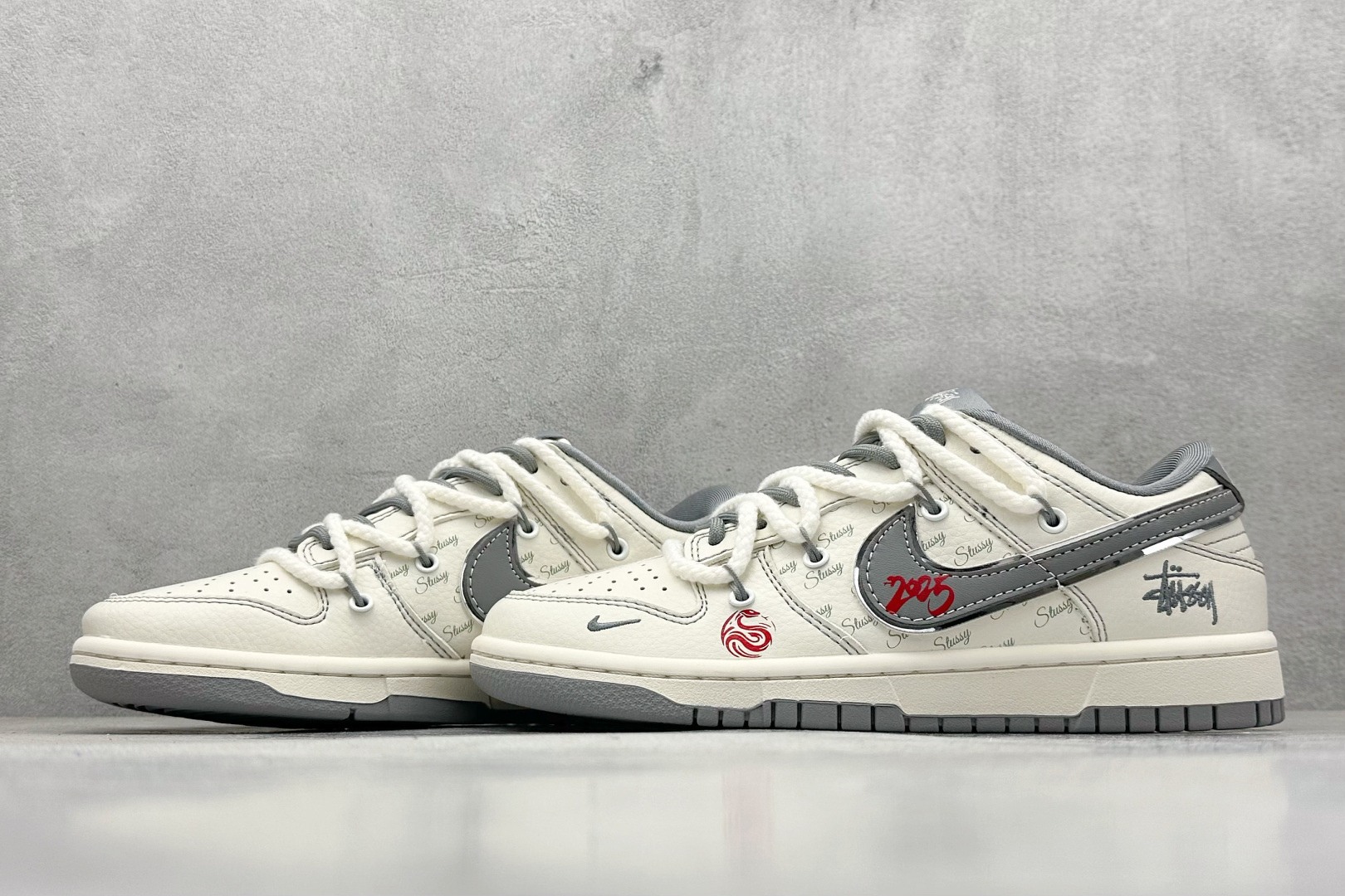 Nike SB Dunk Low x Stussy 米灰小钩绑带 SJ2068-310