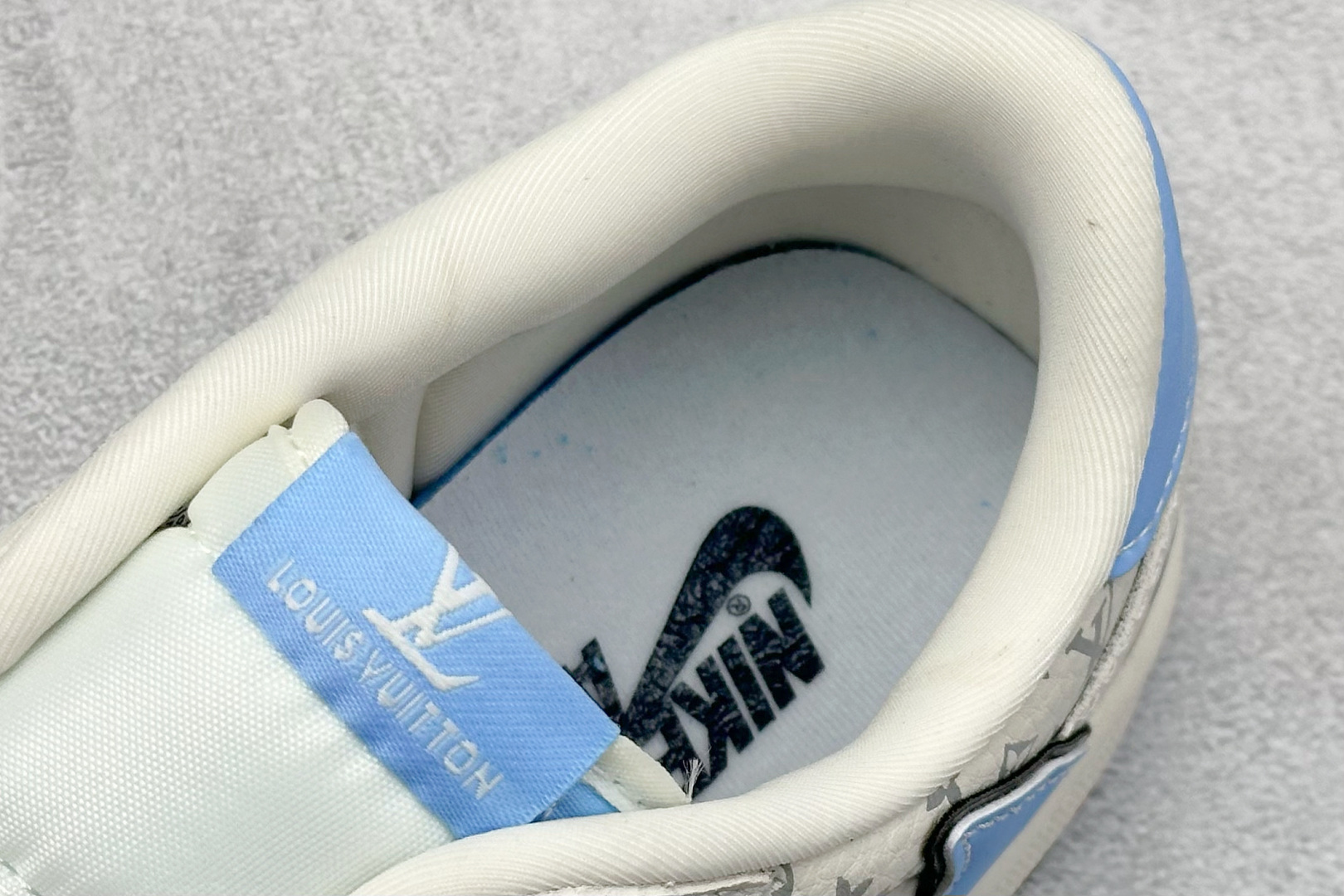 Travis Scott x Nike Air Jordan 1 Low x Stussy Air Jordan 1 Low 反转白蓝灰小勾满天星倒钩 XB1979-001 Travis Scott x Nike Air Jordan 1 Low x Stussy Air Jordan 1 Low 反转白蓝灰小勾满天星倒钩 XB1979-001