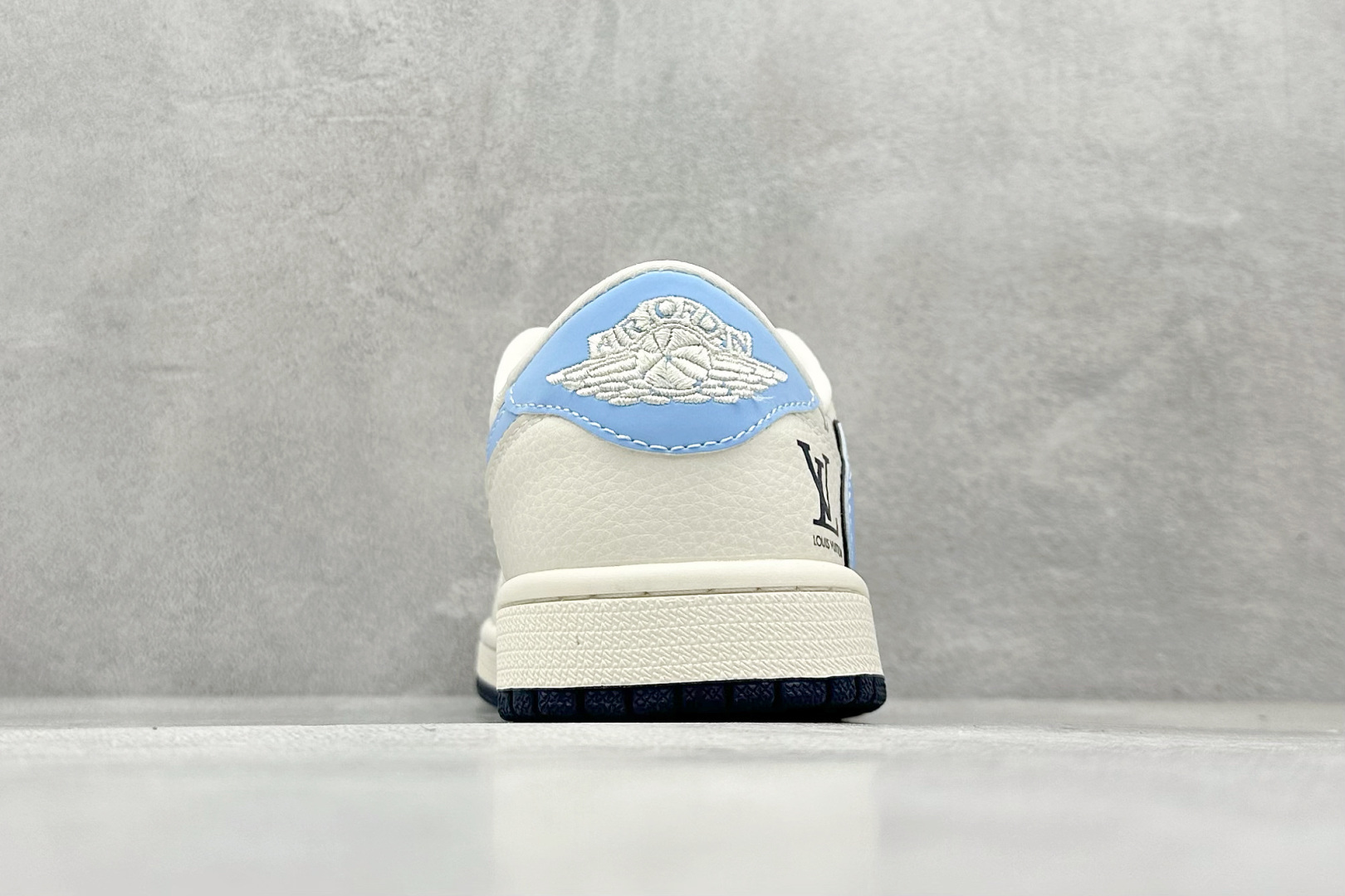 Travis Scott x Nike Air Jordan 1 Low x Stussy Air Jordan 1 Low 反转白蓝灰小勾满天星倒钩 XB1979-001 Travis Scott x Nike Air Jordan 1 Low x Stussy Air Jordan 1 Low 反转白蓝灰小勾满天星倒钩 XB1979-001