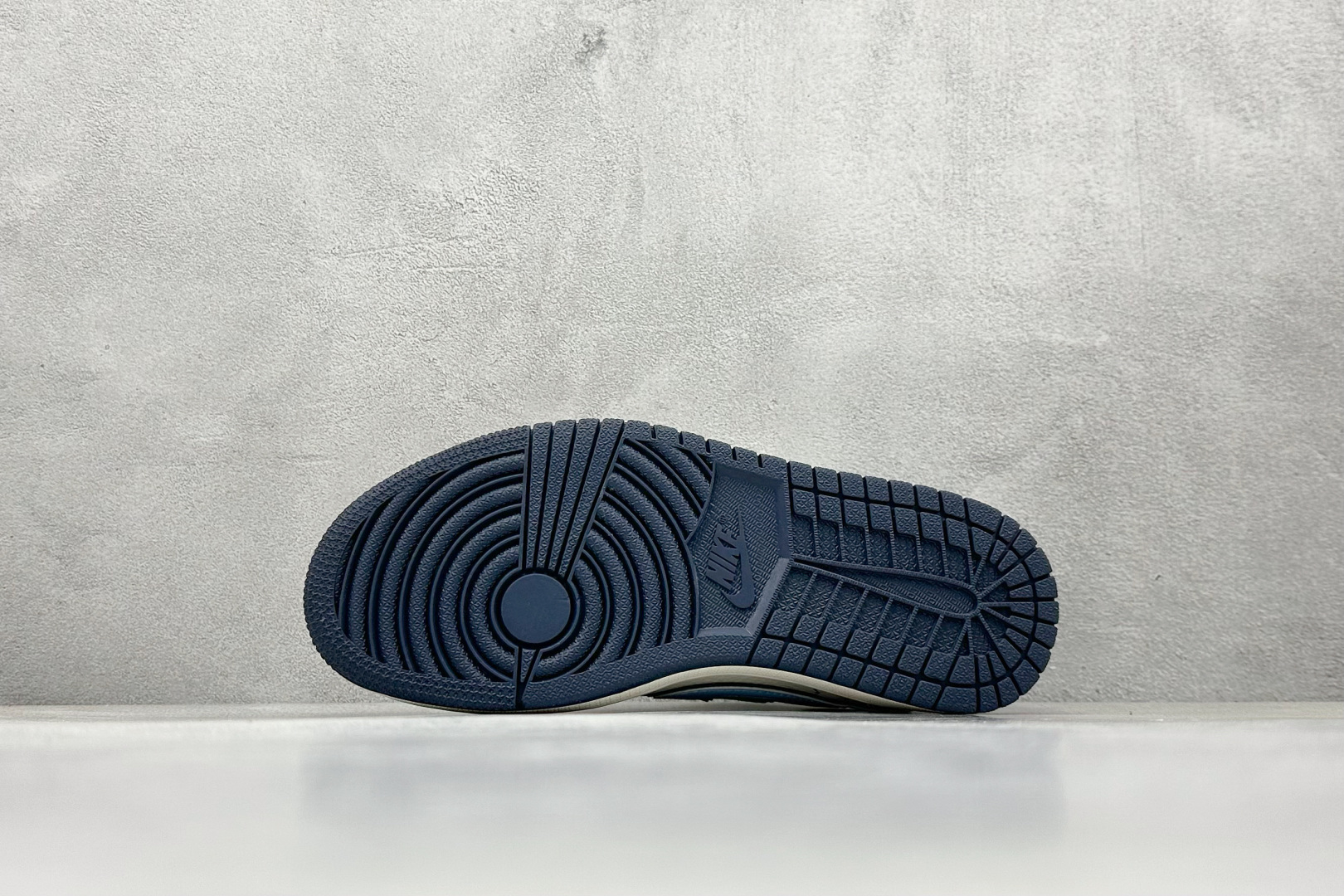 Travis Scott x Nike Air Jordan 1 Low x Stussy Air Jordan 1 Low 反转白蓝灰小勾满天星倒钩 XB1979-001 Travis Scott x Nike Air Jordan 1 Low x Stussy Air Jordan 1 Low 反转白蓝灰小勾满天星倒钩 XB1979-001