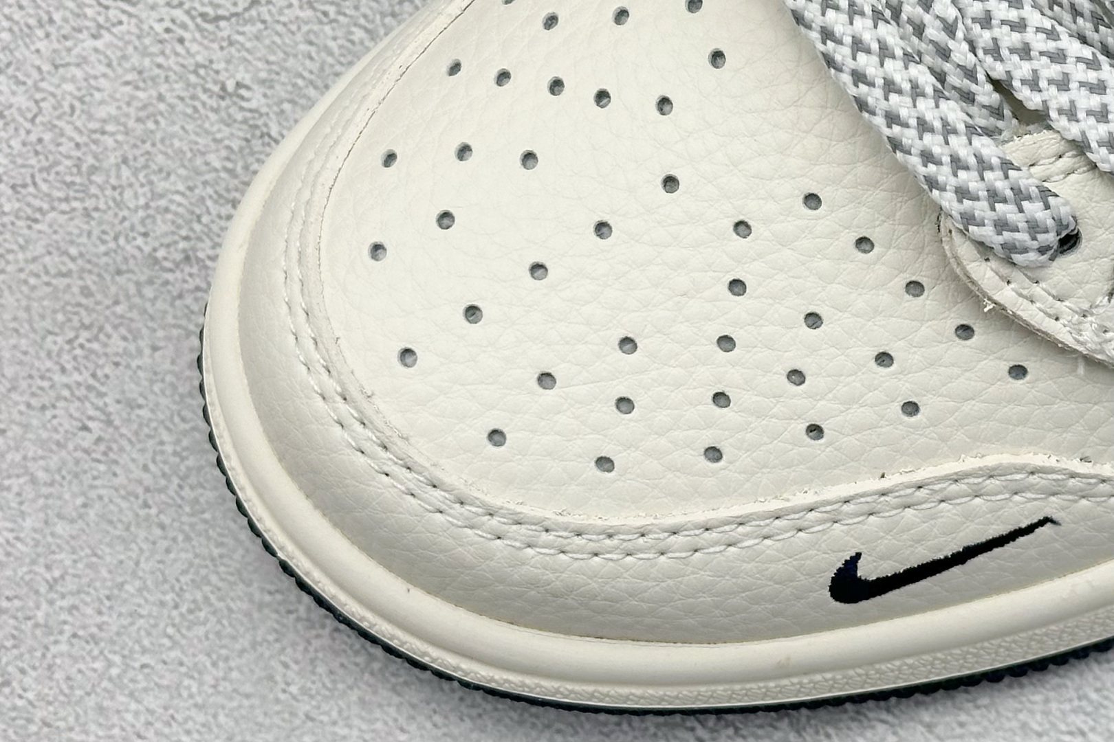 Travis Scott x Nike Air Jordan 1 Low x Stussy Air Jordan 1 Low 反转白蓝灰小勾满天星倒钩 XB1979-001 Travis Scott x Nike Air Jordan 1 Low x Stussy Air Jordan 1 Low 反转白蓝灰小勾满天星倒钩 XB1979-001