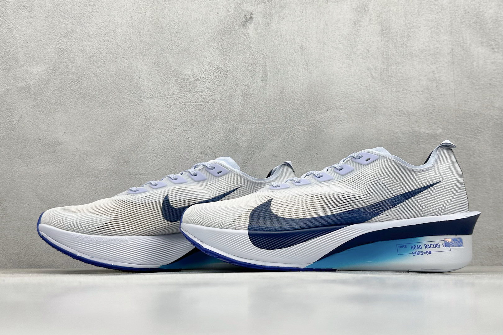 Nike ZoomX Vaporfly NEXT% 4 马拉松系列公路竞速超轻缓震跑步鞋 HF6414-001 Nike ZoomX Vaporfly NEXT% 4 马拉松系列公路竞速超轻缓震跑步鞋 HF6414-001
