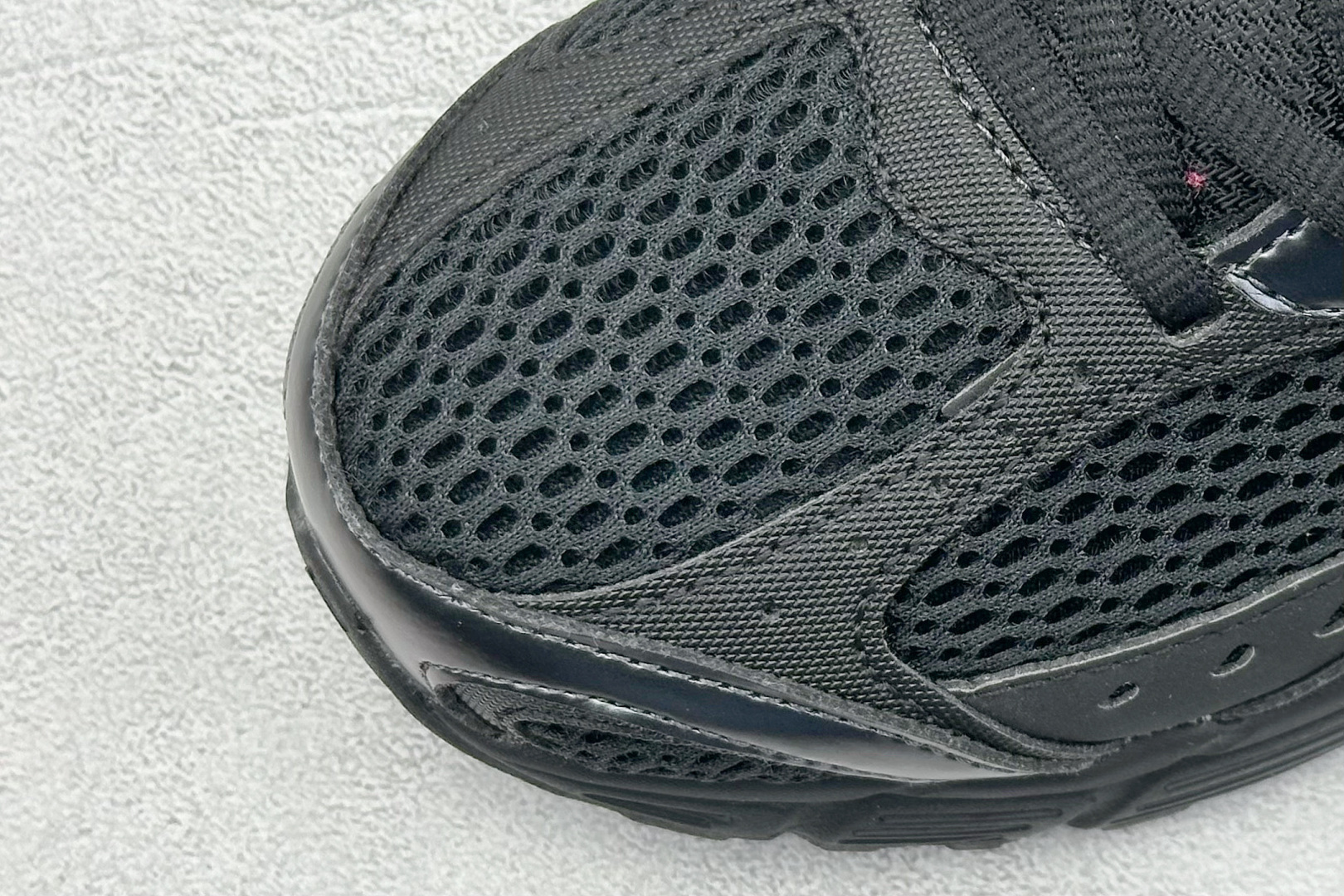 GS版 NK V5 RNR 舒适百搭跑步鞋 融合了复古与现代设计元素 HJ5528-007