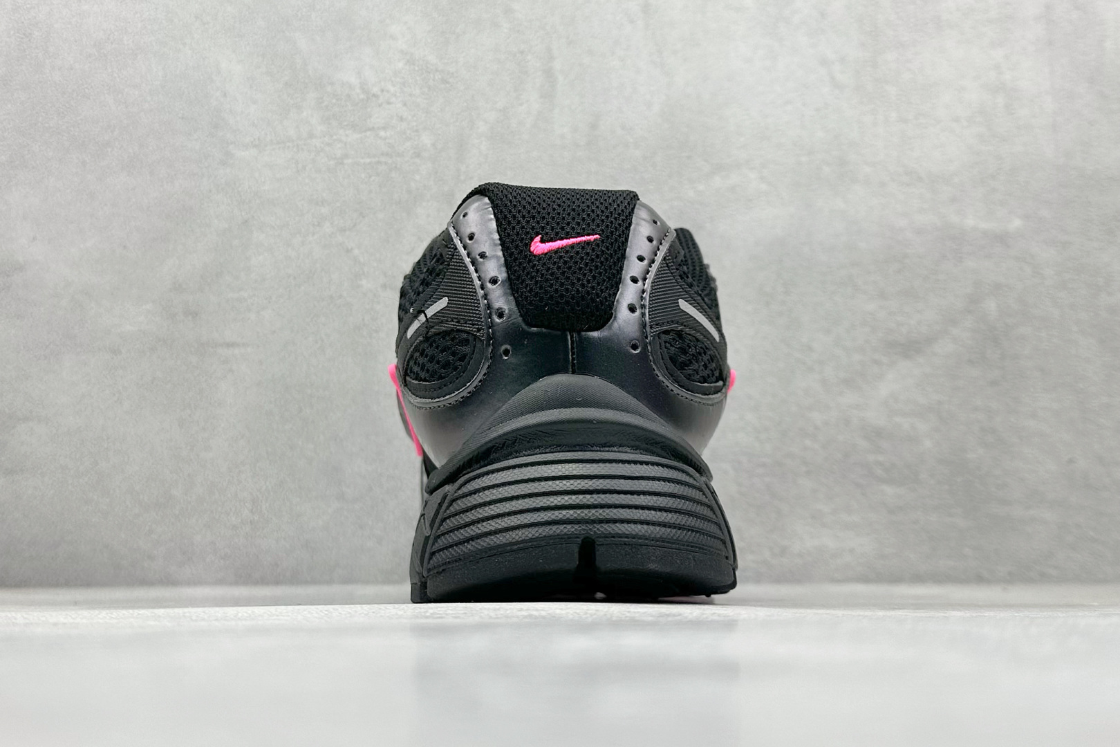 GS版 NK V5 RNR 舒适百搭跑步鞋 融合了复古与现代设计元素 HJ5528-007