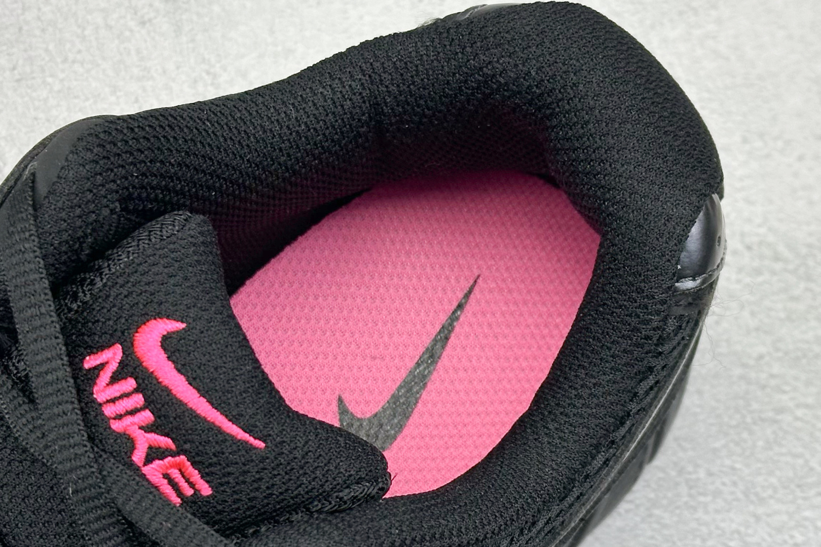 GS版 NK V5 RNR 舒适百搭跑步鞋 融合了复古与现代设计元素 HJ5528-007