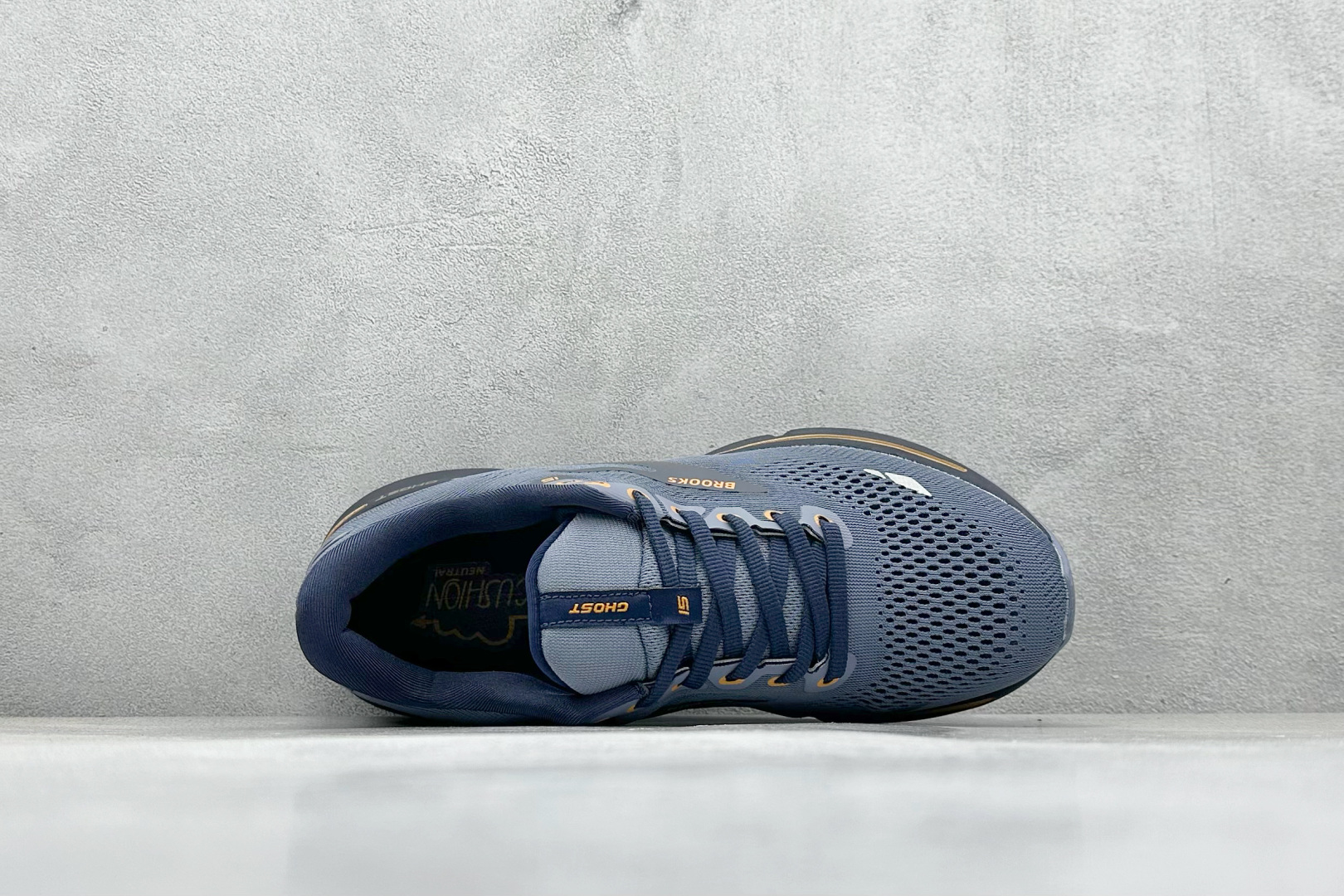 💰200
Brooks Ghost 15代 布鲁克斯 系列低帮透气缓震支撑休闲运动慢跑鞋
#采用改进工程空气网眼组合热熔工艺 鞋面材质搭载DNA LOFT V2密度泡棉缓震系统 中底外置防滑耐磨橡胶底片 回归个性化跑姿
货号:110393 1D 025
尺码:36-46
编码:31