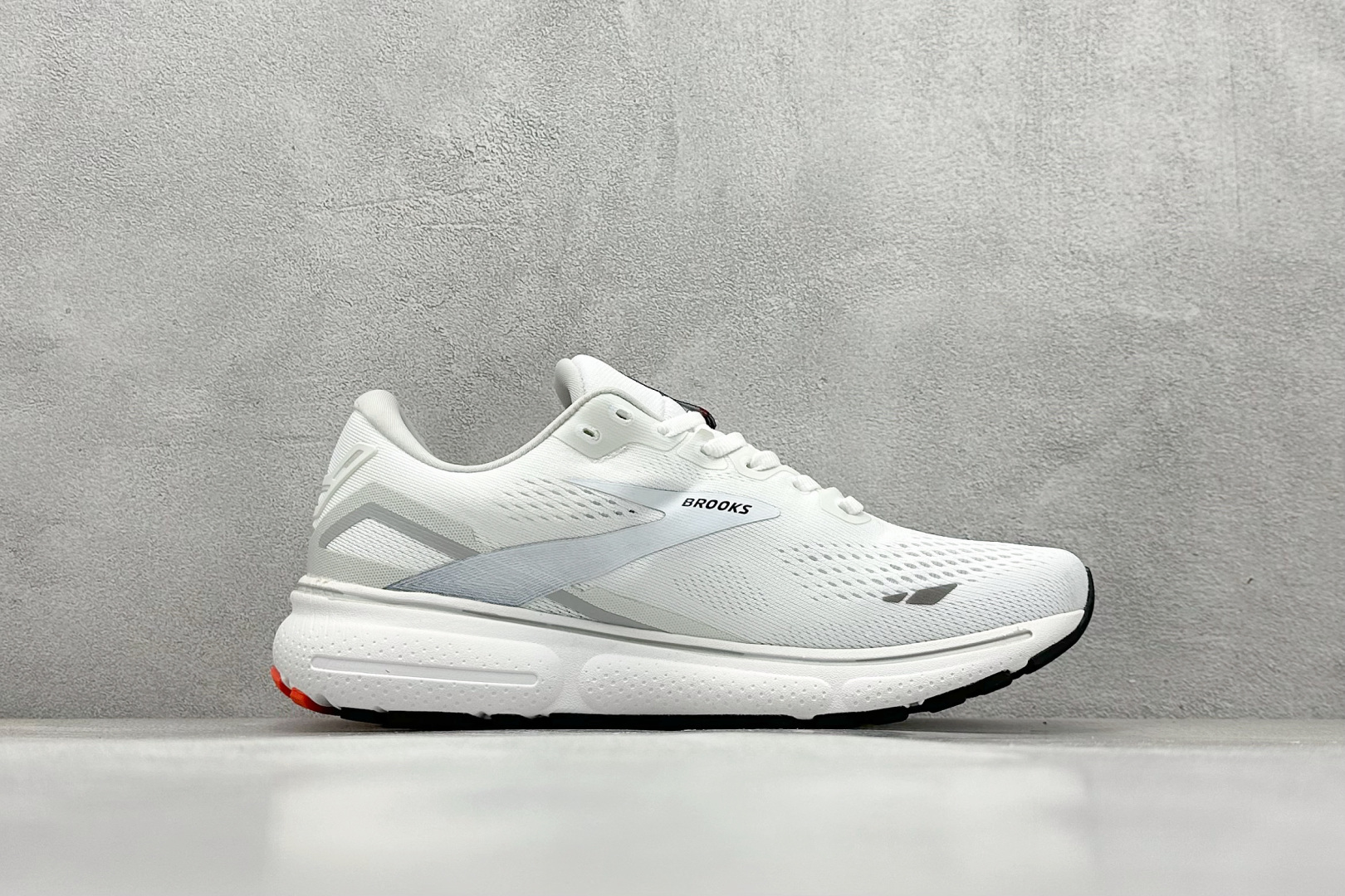 Brooks Ghost 15代 布鲁克斯 系列低帮透气缓震支撑休闲运动慢跑鞋 110393 1D 184 Brooks Ghost 15代 布鲁克斯 系列低帮透气缓震支撑休闲运动慢跑鞋 110393 1D 184