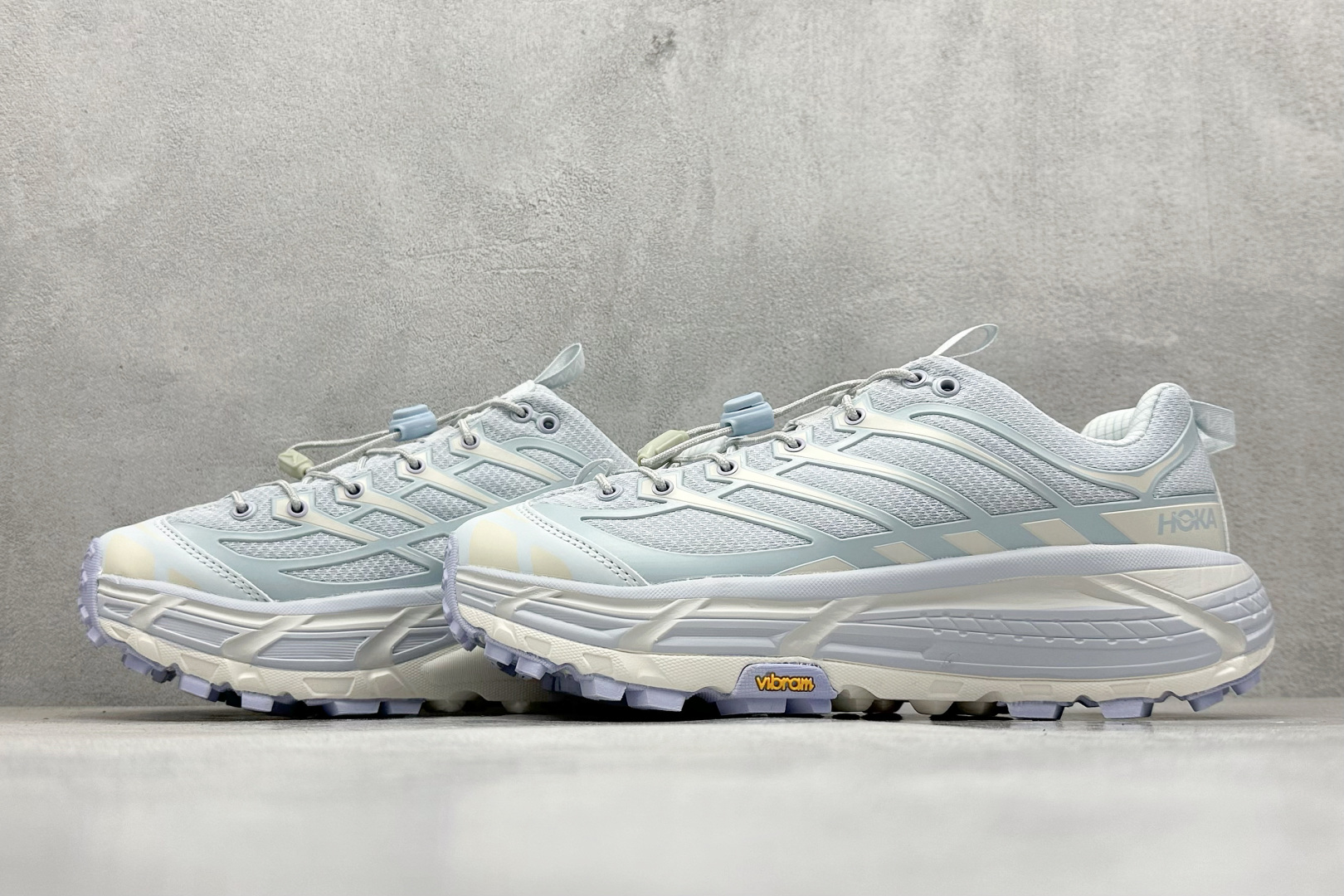 💰200
Hoka Mafate Speed 2 马法特二代超轻厚底轻量山地跑步鞋
#轻量化材料Fresh Foam。超轻量中底全部用料过3C认证! 滚动平衡科技减少33%能量消耗 !第二代Mafate更是延续精髓设计,并调整了整体的鞋型,修身的鞋型,更加灵巧的感觉一下子来了。外底韧弹感十足的EVA泡绵,结合Vibram橡胶大底,性能稳定输出,无论是平时穿着还是在潮湿的梅雨季节跑步,都是非常优秀的搭配。
货号:1141572
尺码:36 36.5 37 38 38.5 39 40 40.5 41 42 42.5 43 44 45
编码:29