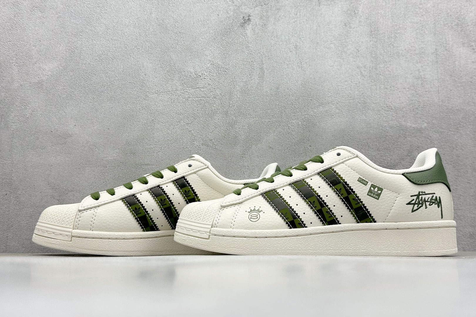 240 AD Originals Superstar x Stussy 白绿 XS0009