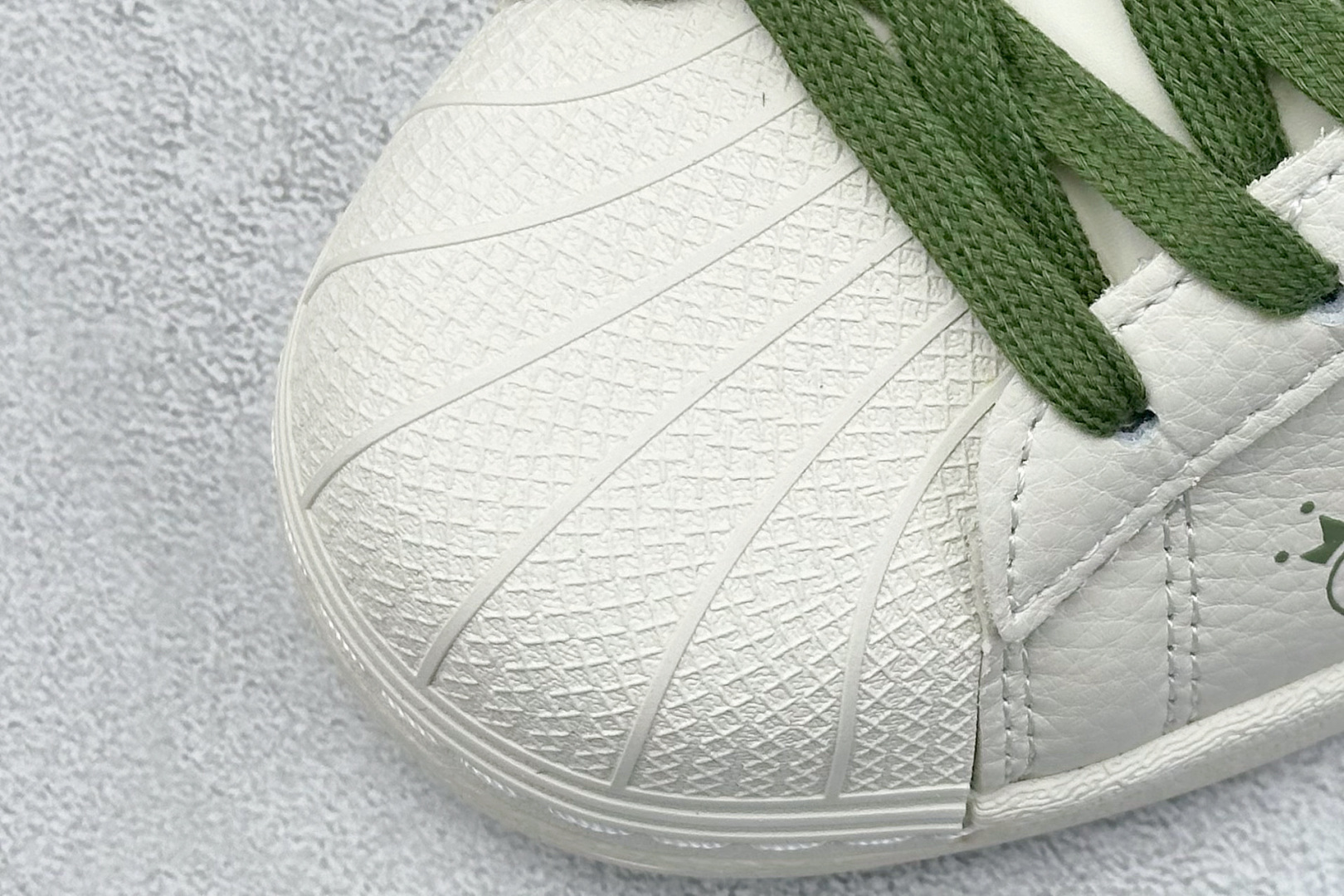 240 AD Originals Superstar x Stussy 白绿 XS0009