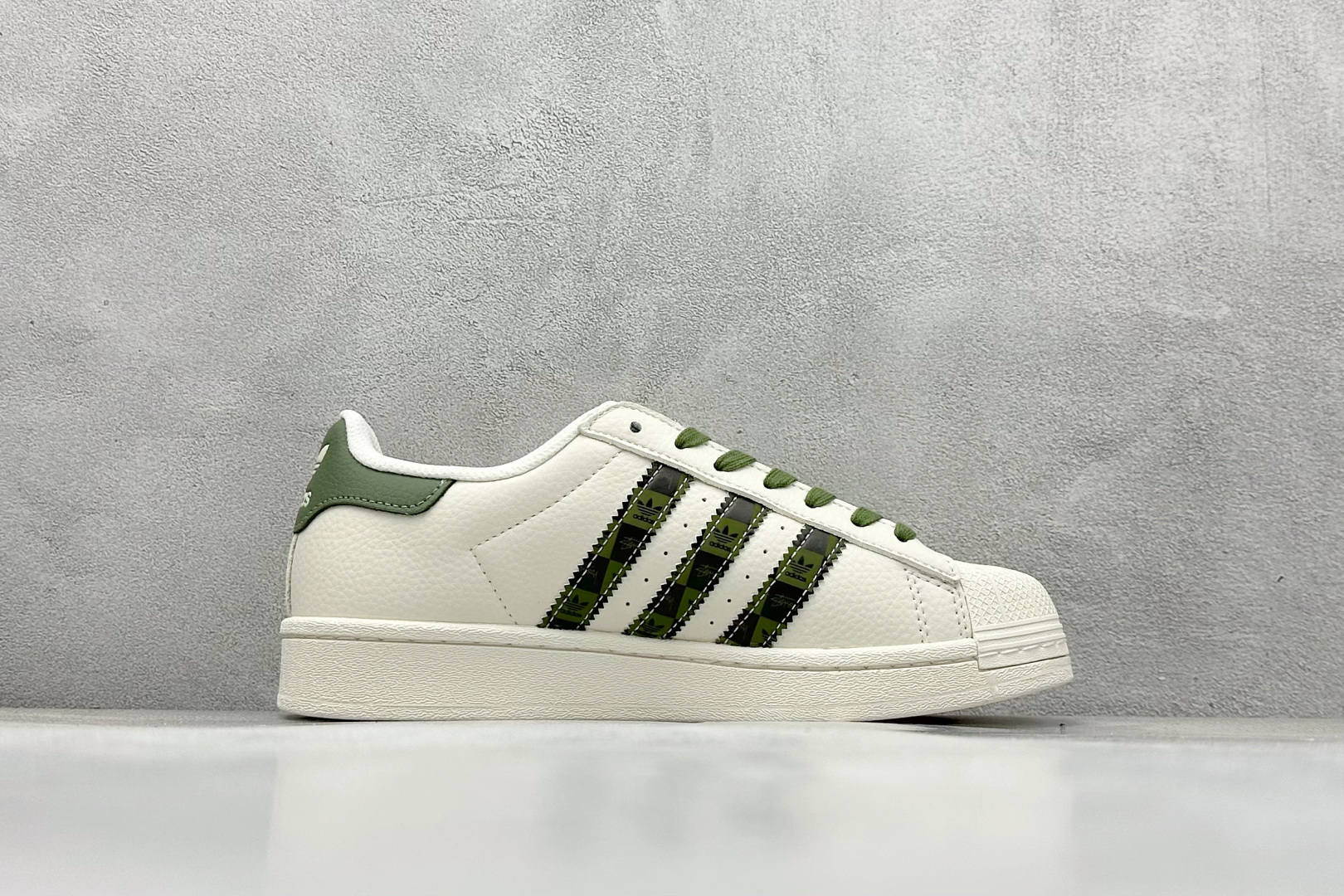 240 AD Originals Superstar x Stussy 白绿 XS0009