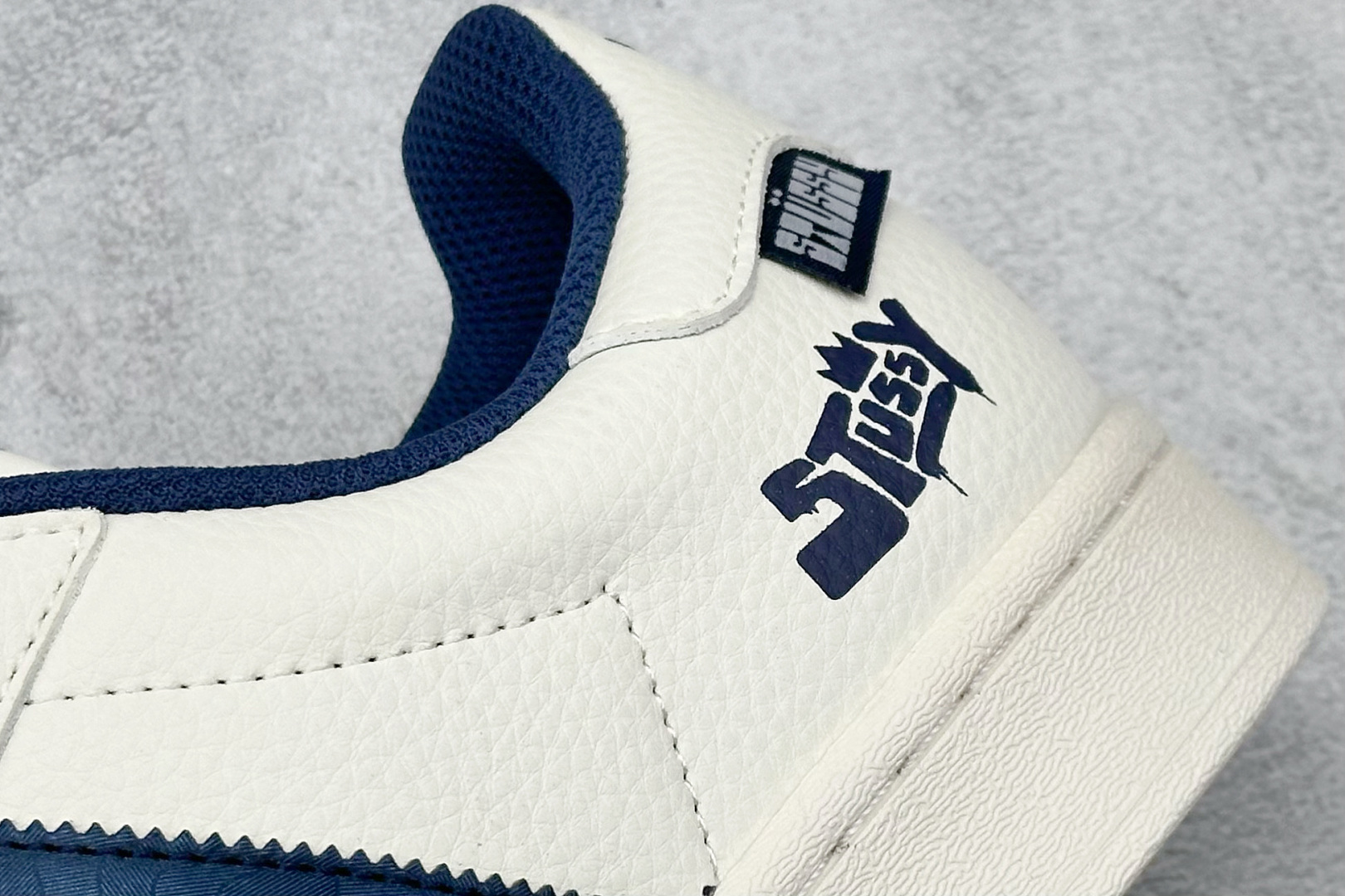 💰240
AD Originals Superstar x Stussy 白蓝
采用全新头层拼接皮革材质
后跟采用特色3D立体印字
渠道正品订单 诠释市场最高工艺水平
全鞋进口头层皮料打造
区别市面普通真标版本,进出专柜无压力
货号:HS3076
Size:36-45
编码:35