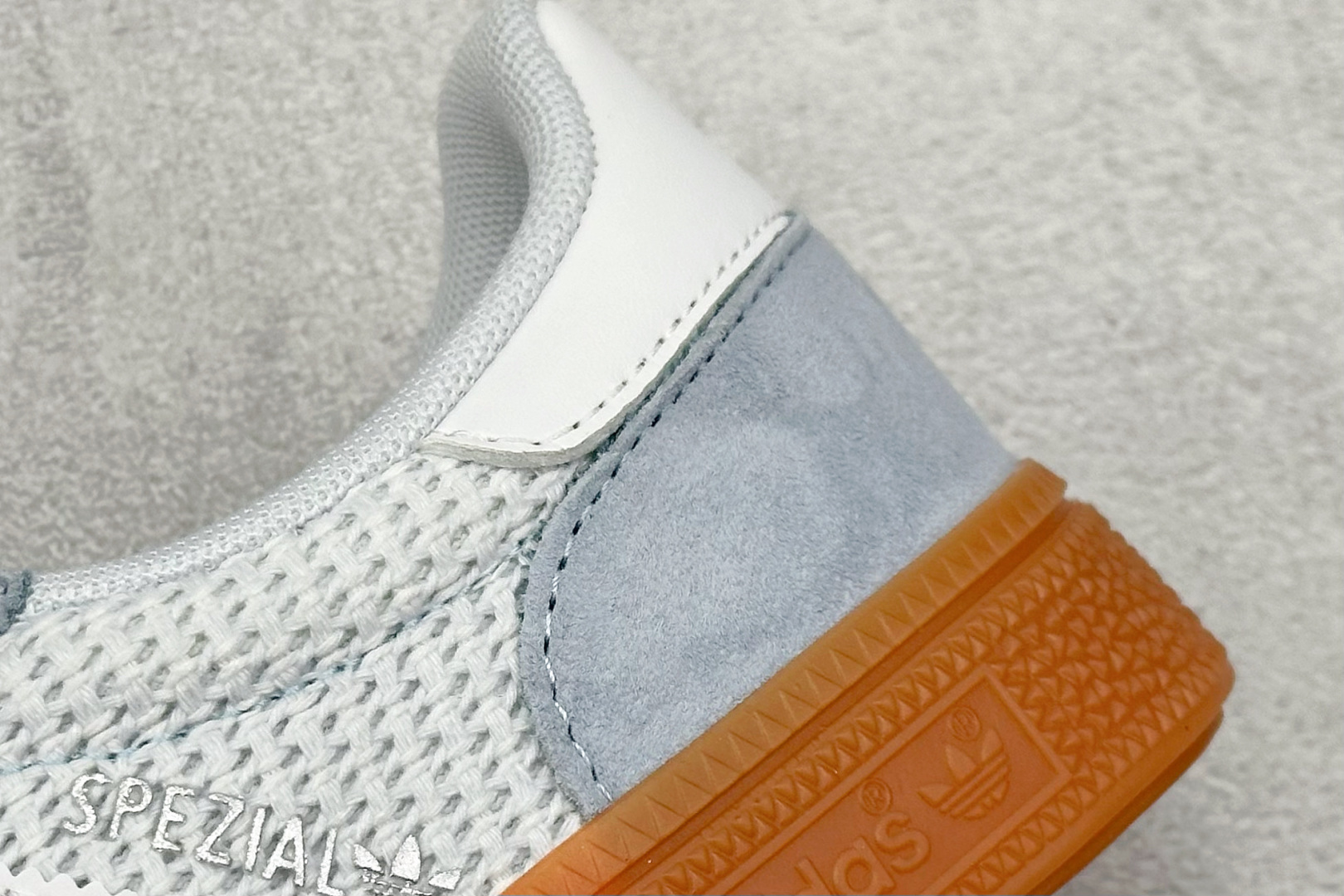 AD Handball Spezial 阿迪达斯经典款复古休闲板鞋 JI2656