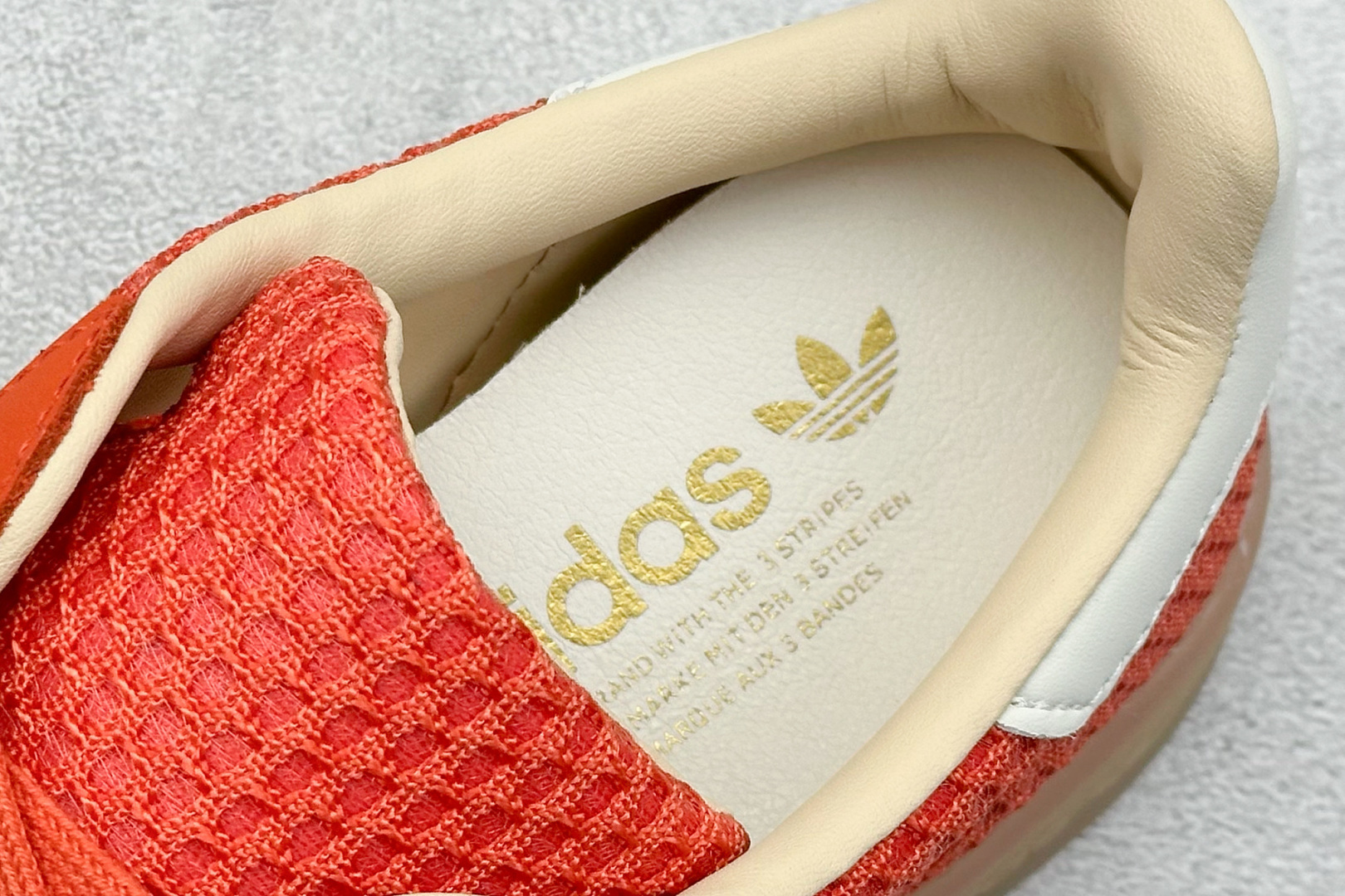 AD Originals Gazelle Indoor 橙色 三叶草复古休闲运动板鞋 JS0713