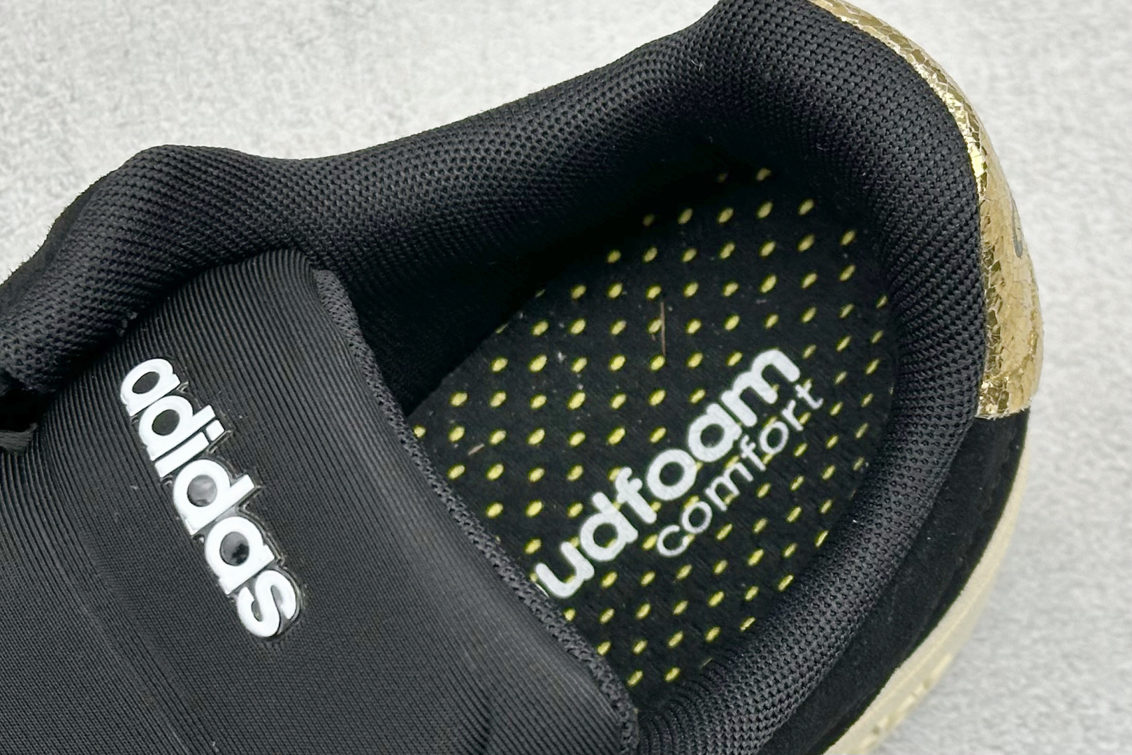 Adidas GRAND COURT ALPHA 复古潮流休闲面包鞋 JH8671