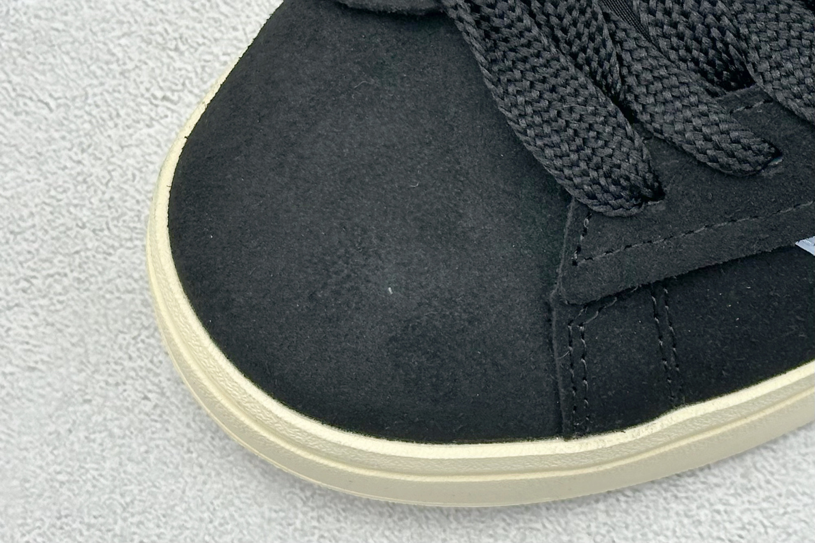 Adidas GRAND COURT ALPHA 复古潮流休闲面包鞋 JH8671