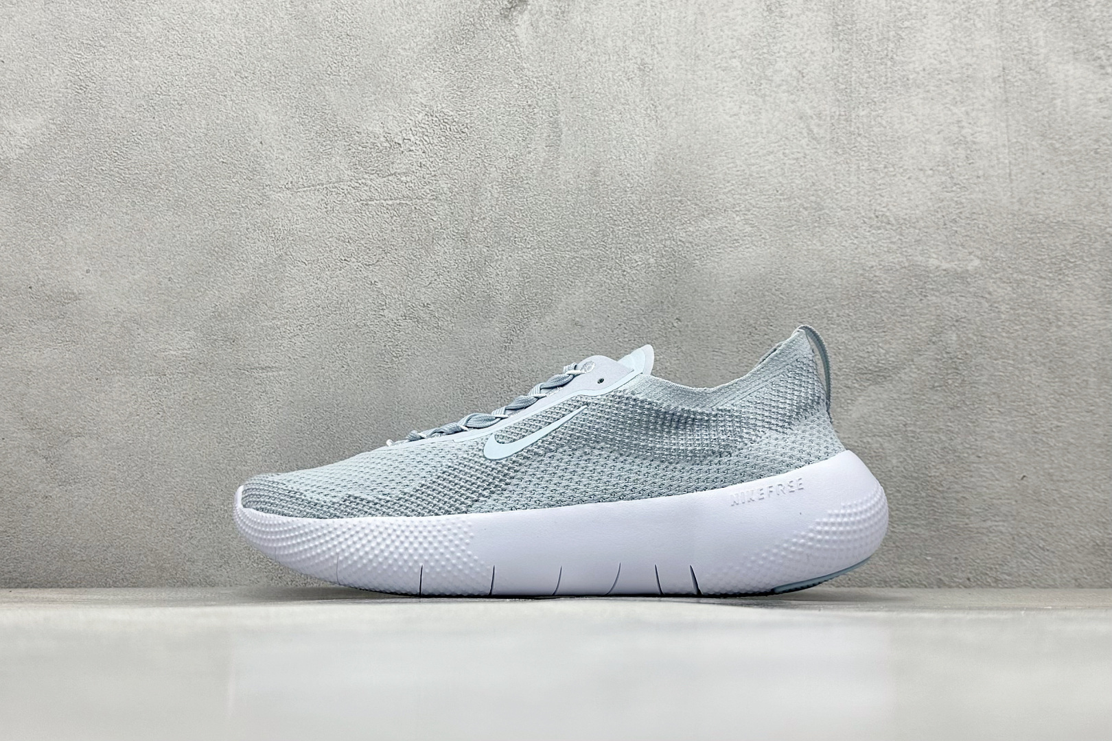 Nike Free 2025 耐克新款飞织面 透气缓震运动跑鞋 HF2720-400