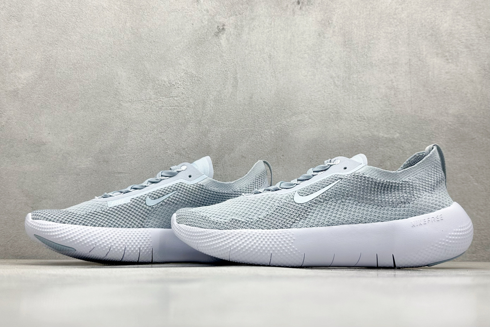 Nike Free 2025 耐克新款飞织面 透气缓震运动跑鞋 HF2720-400