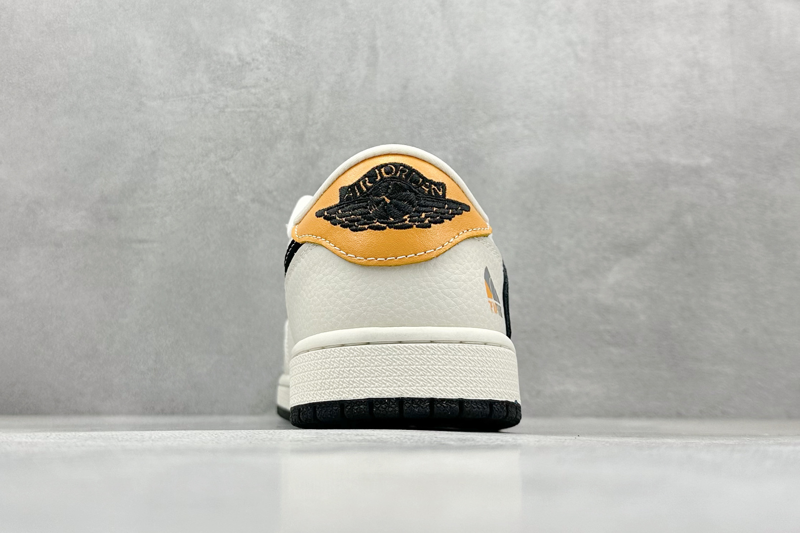 Travis Scott x Nike Air Jordan 1 Low x The North Face Air Jordan 1 Low 反转白灰双小勾 XB1979-004