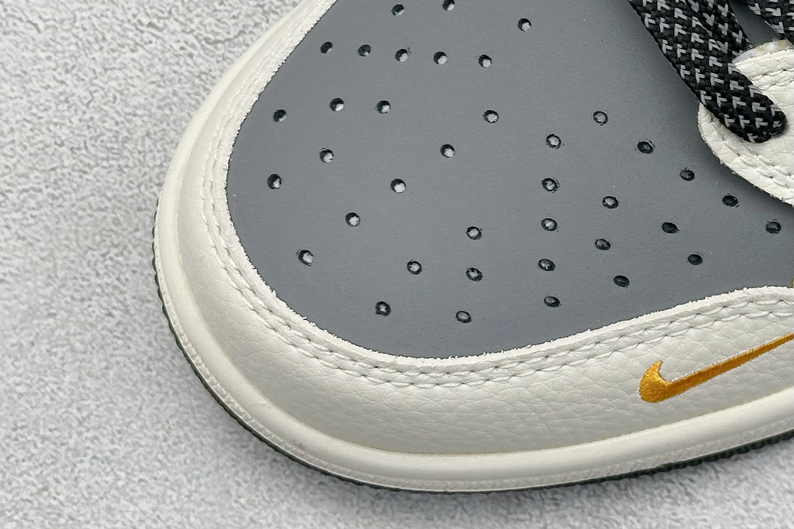 Travis Scott x Nike Air Jordan 1 Low x The North Face Air Jordan 1 Low 反转白灰双小勾 XB1979-004