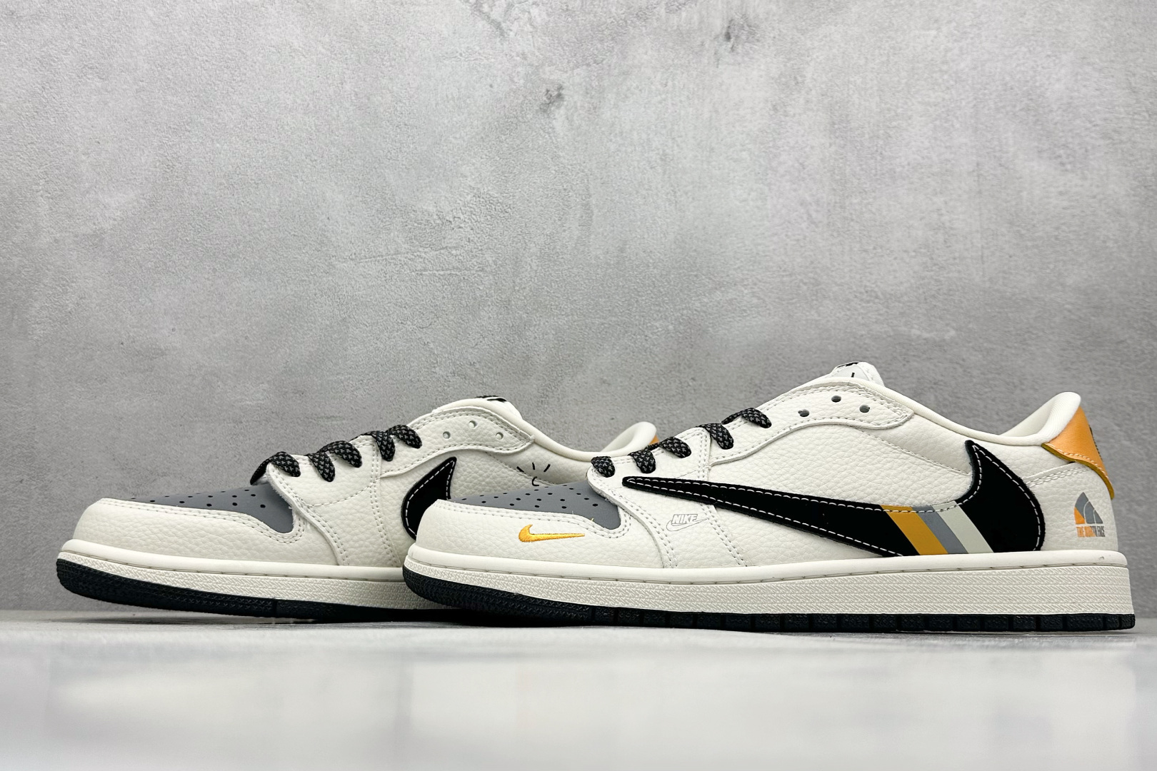 Travis Scott x Nike Air Jordan 1 Low x The North Face Air Jordan 1 Low 反转白灰双小勾 XB1979-004