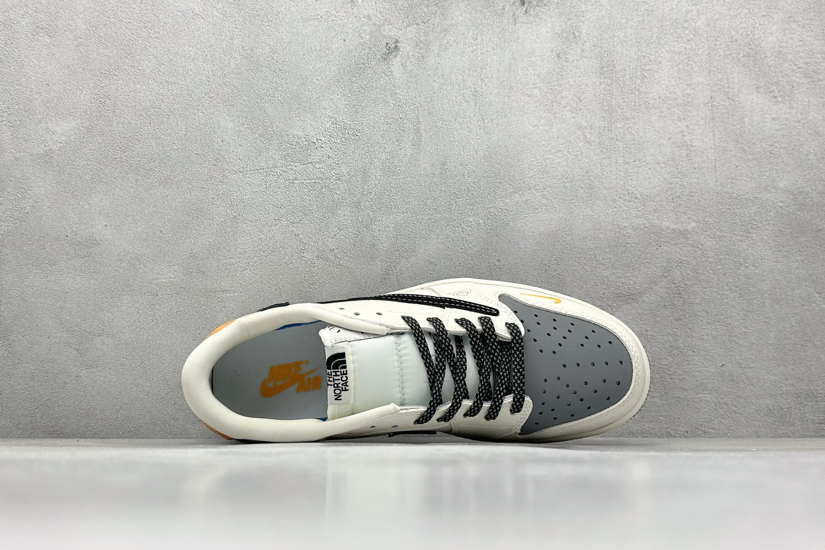 Travis Scott x Nike Air Jordan 1 Low x The North Face Air Jordan 1 Low 反转白灰双小勾 XB1979-004