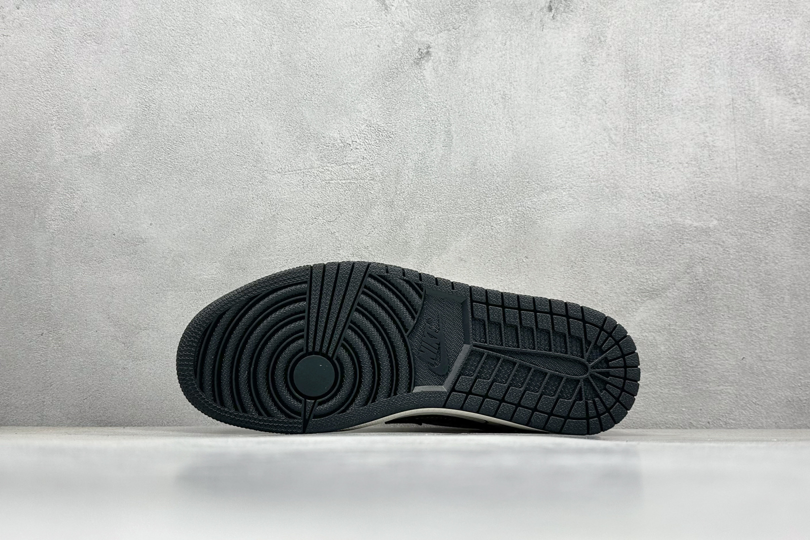 Travis Scott x Nike Air Jordan 1 Low x The North Face Air Jordan 1 Low 反转白灰双小勾 XB1979-004