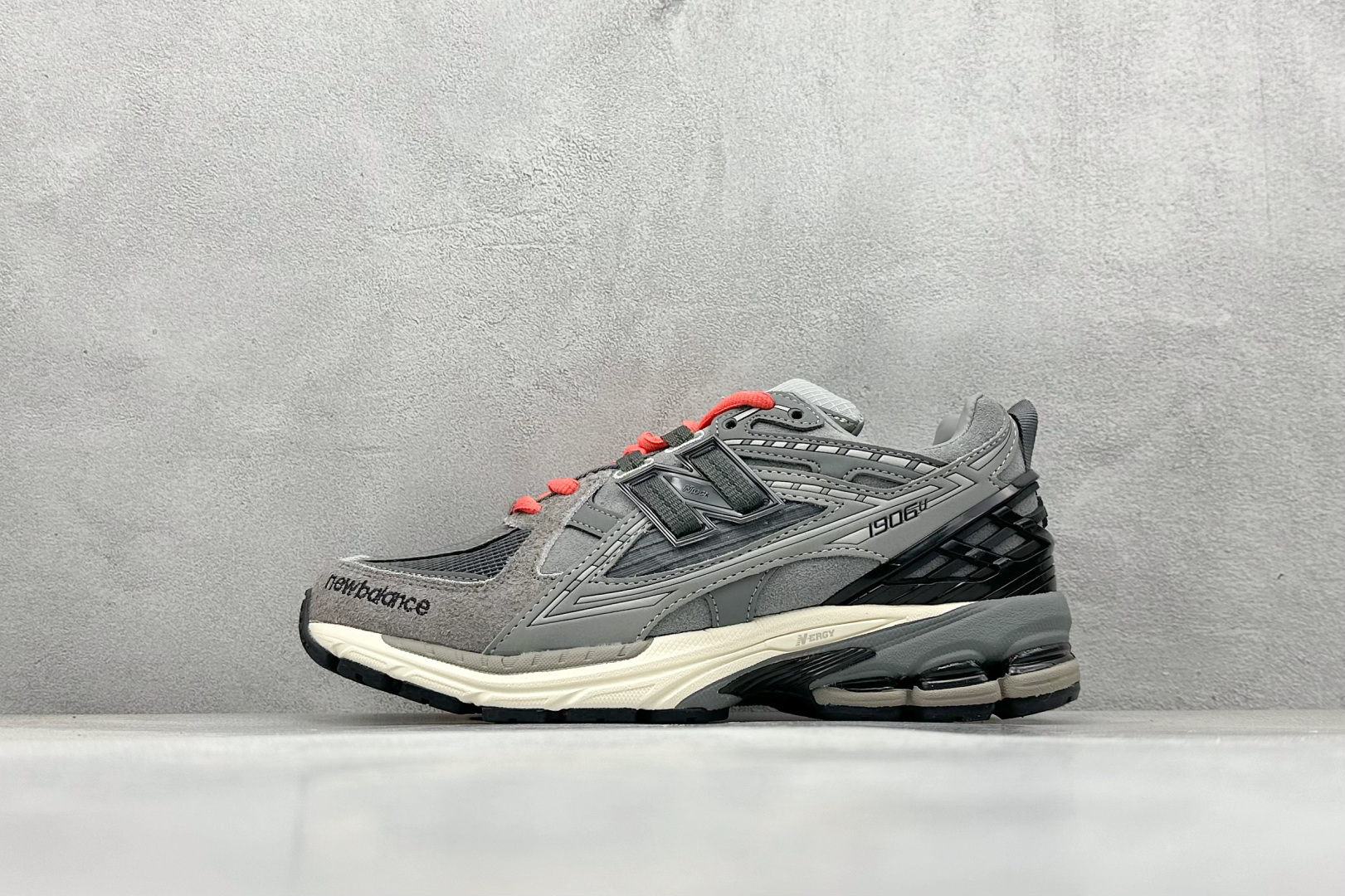 New Balance 1906系列复古老爹风休闲运动慢跑鞋 U1906NGC