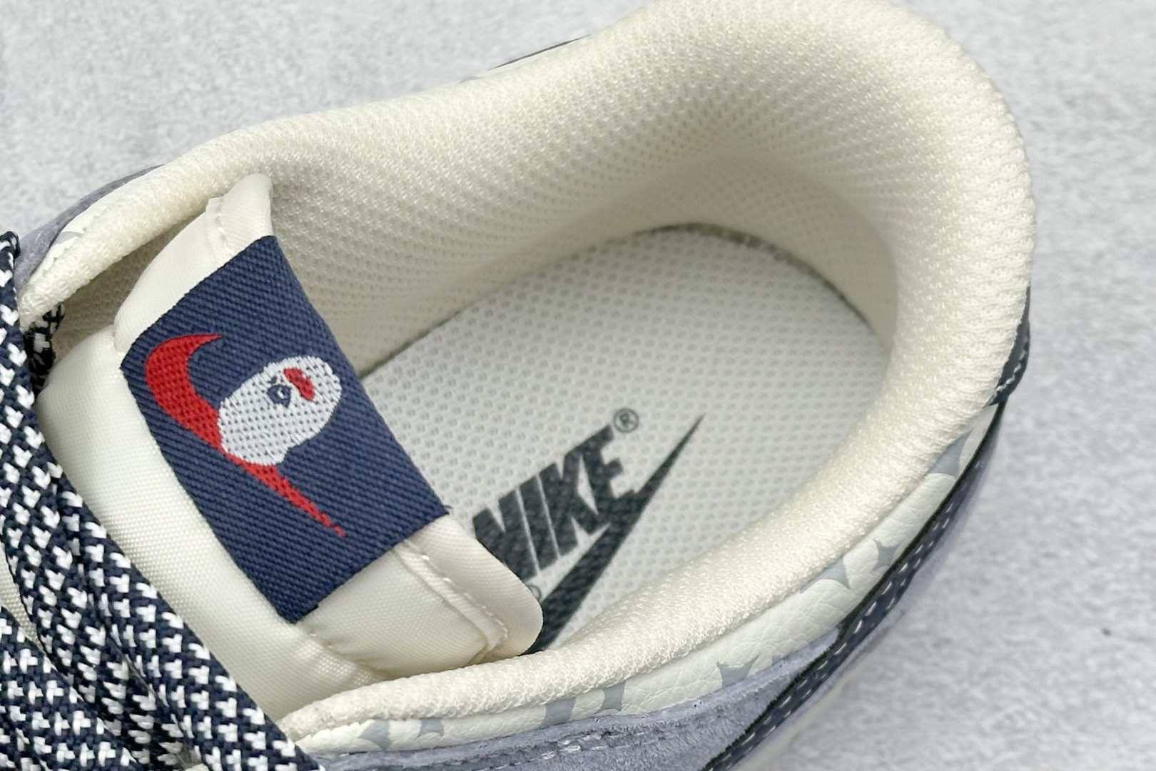 XC版Nk SB Dunk Low Bape联名 浅蓝双色 周年高端定制 低帮休闲板鞋 DJ2024-103 XC版Nk SB Dunk Low Bape联名 浅蓝双色 周年高端定制 低帮休闲板鞋 DJ2024-103