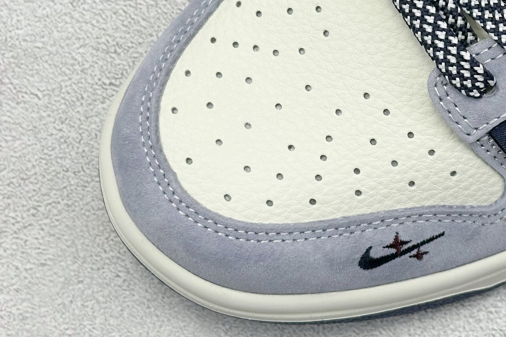 XC版Nk SB Dunk Low Bape联名 浅蓝双色 周年高端定制 低帮休闲板鞋 DJ2024-103 XC版Nk SB Dunk Low Bape联名 浅蓝双色 周年高端定制 低帮休闲板鞋 DJ2024-103