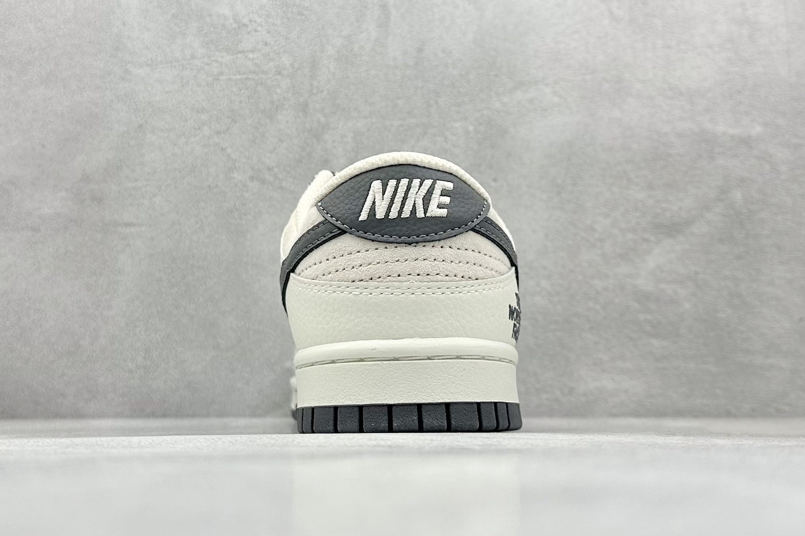 XC版Nk SB Dunk Low 北面联名 米灰祥云 低帮休闲板鞋 DJ2024-118