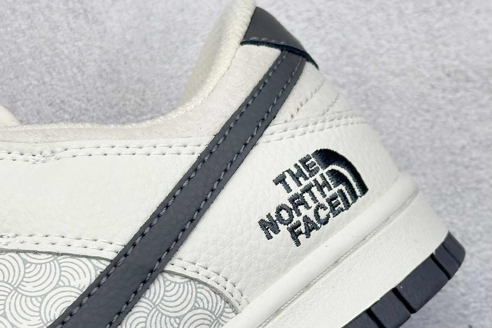 XC版Nk SB Dunk Low 北面联名 米灰祥云 低帮休闲板鞋 DJ2024-118