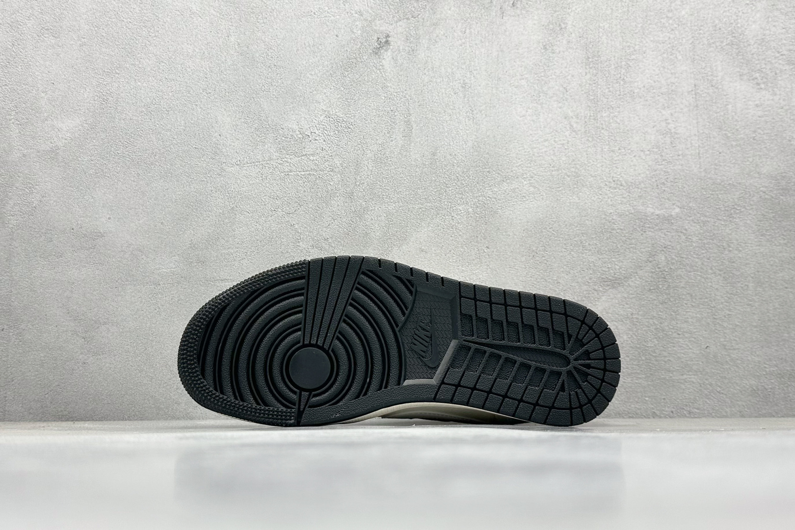 XC版Travis Scott x Fragment Design x Air Jordan 1 Low SP AJ1 乔1纪梵希联名 灰黑底 低帮文化休闲板鞋 XS7089-599