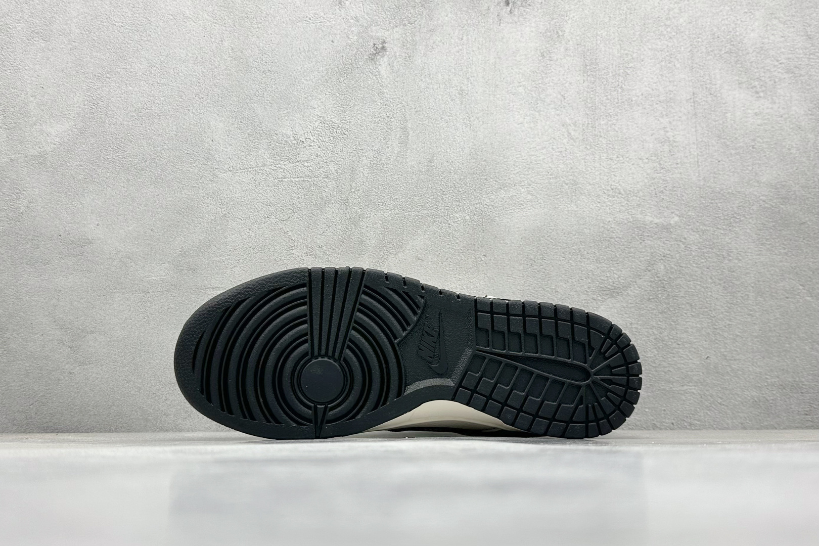 XC版Nike SB Dunk Low LV联名 绑带黑勾 周年高端定制 低帮休闲板鞋 DM6868-076